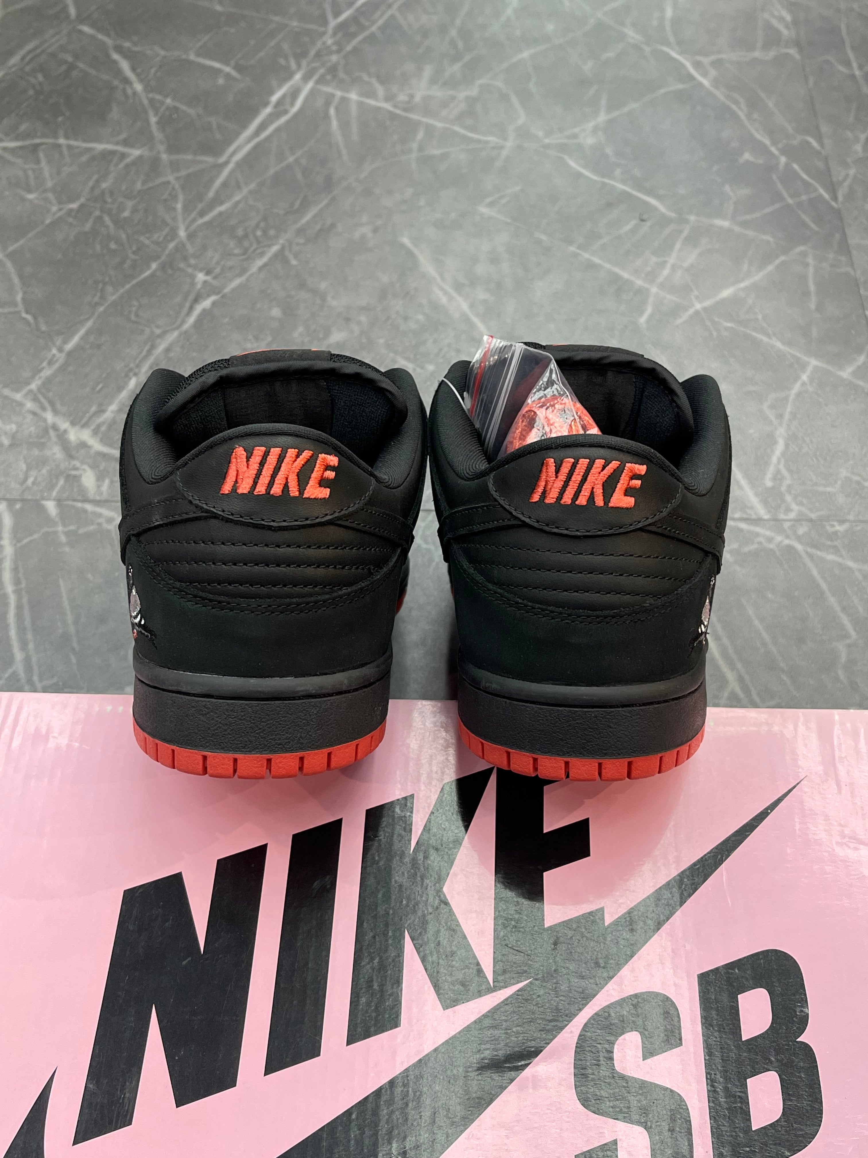 Nike Dunk SB Low “Black Pigeon” (2017)