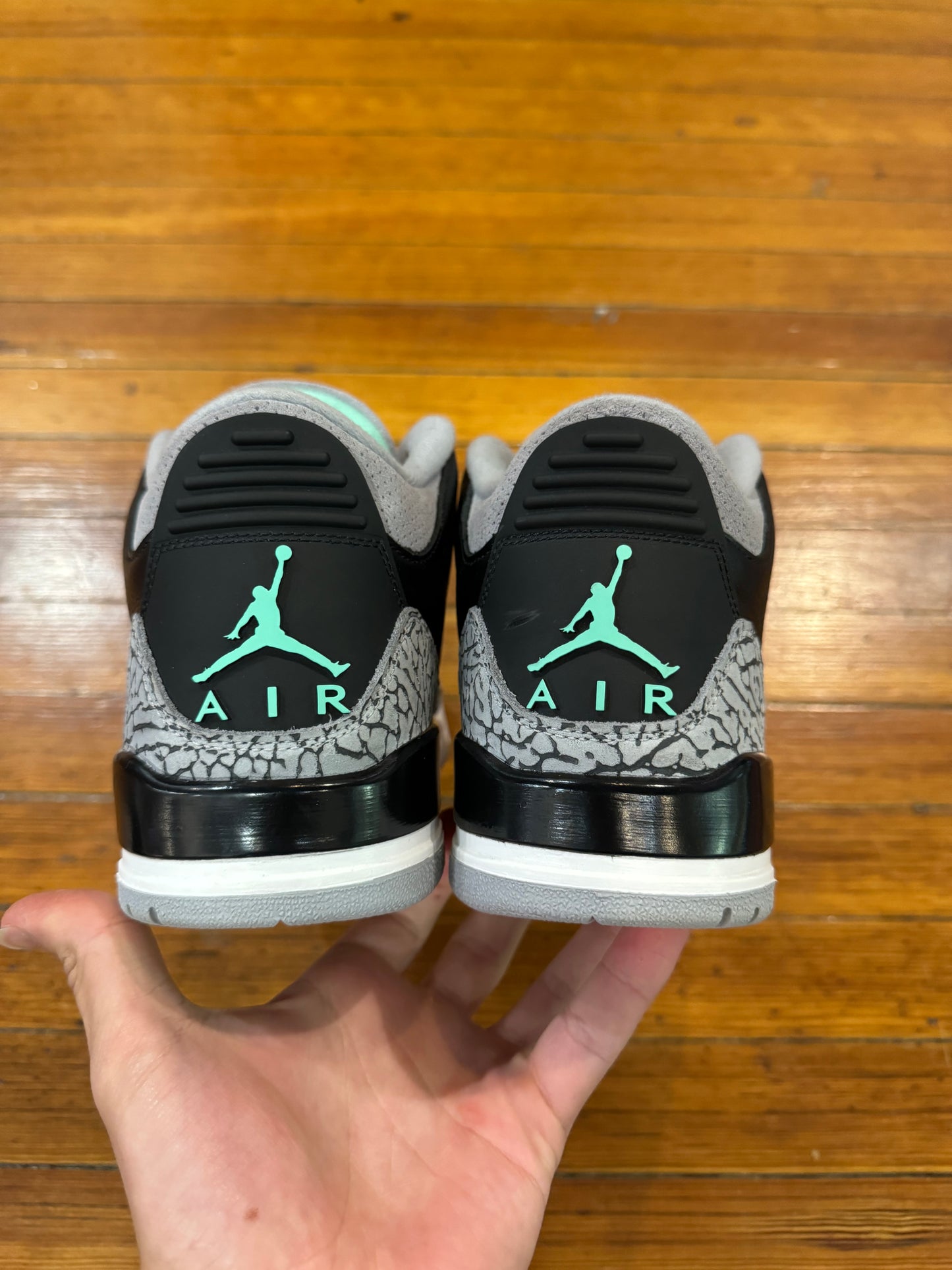 Jordan 3 “Green Glow”