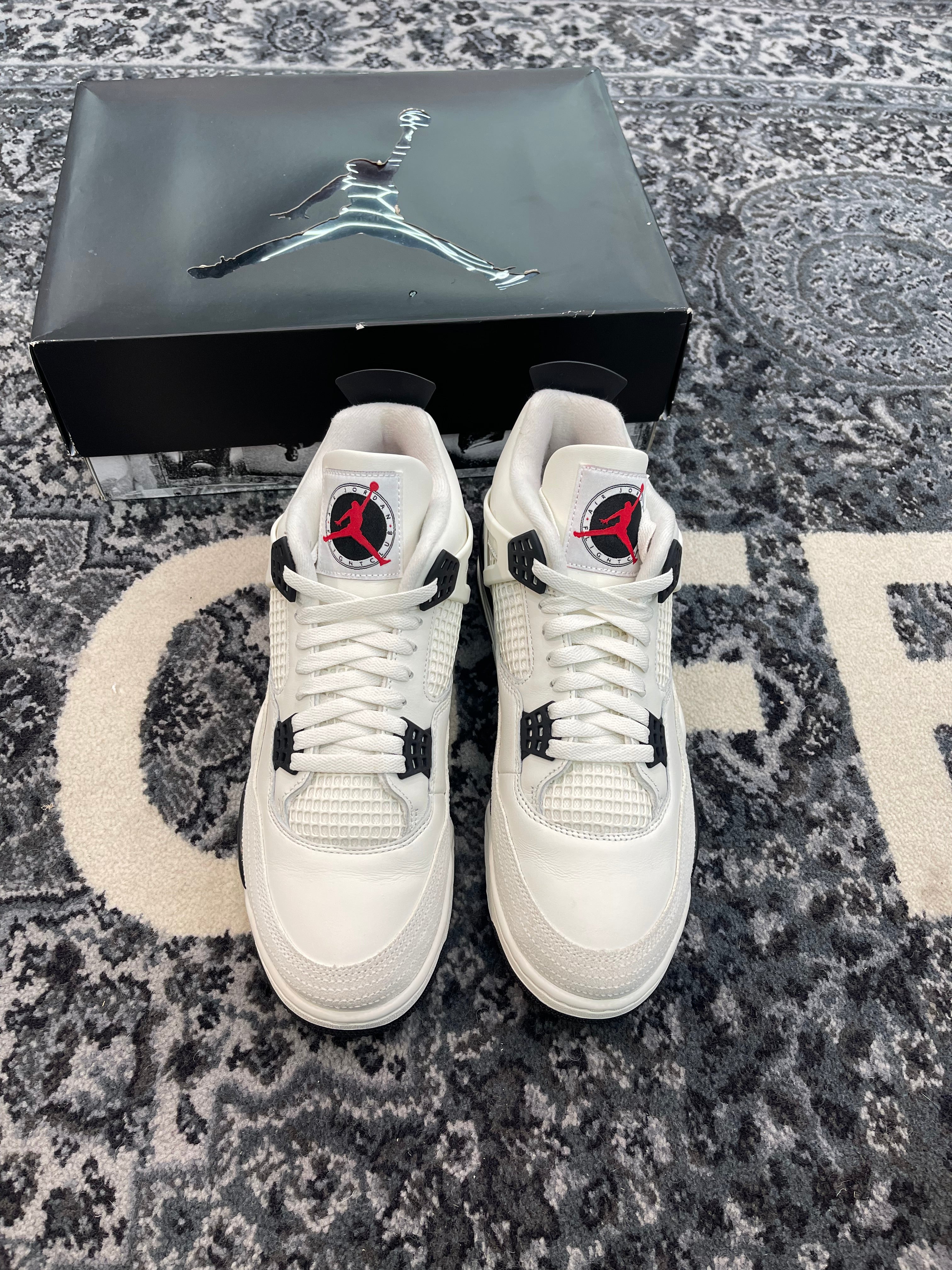 Jordan 4 “Flight Club”