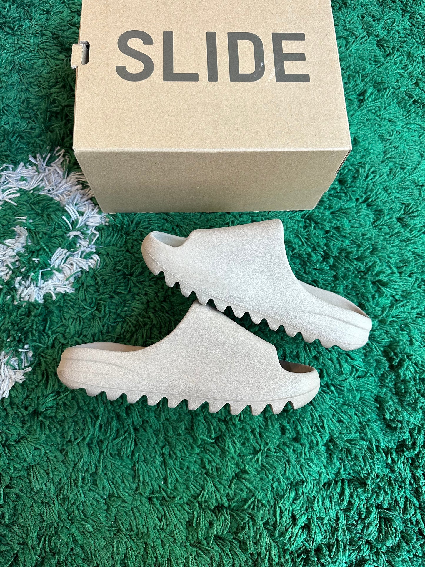Yeezy Slide “Pure”