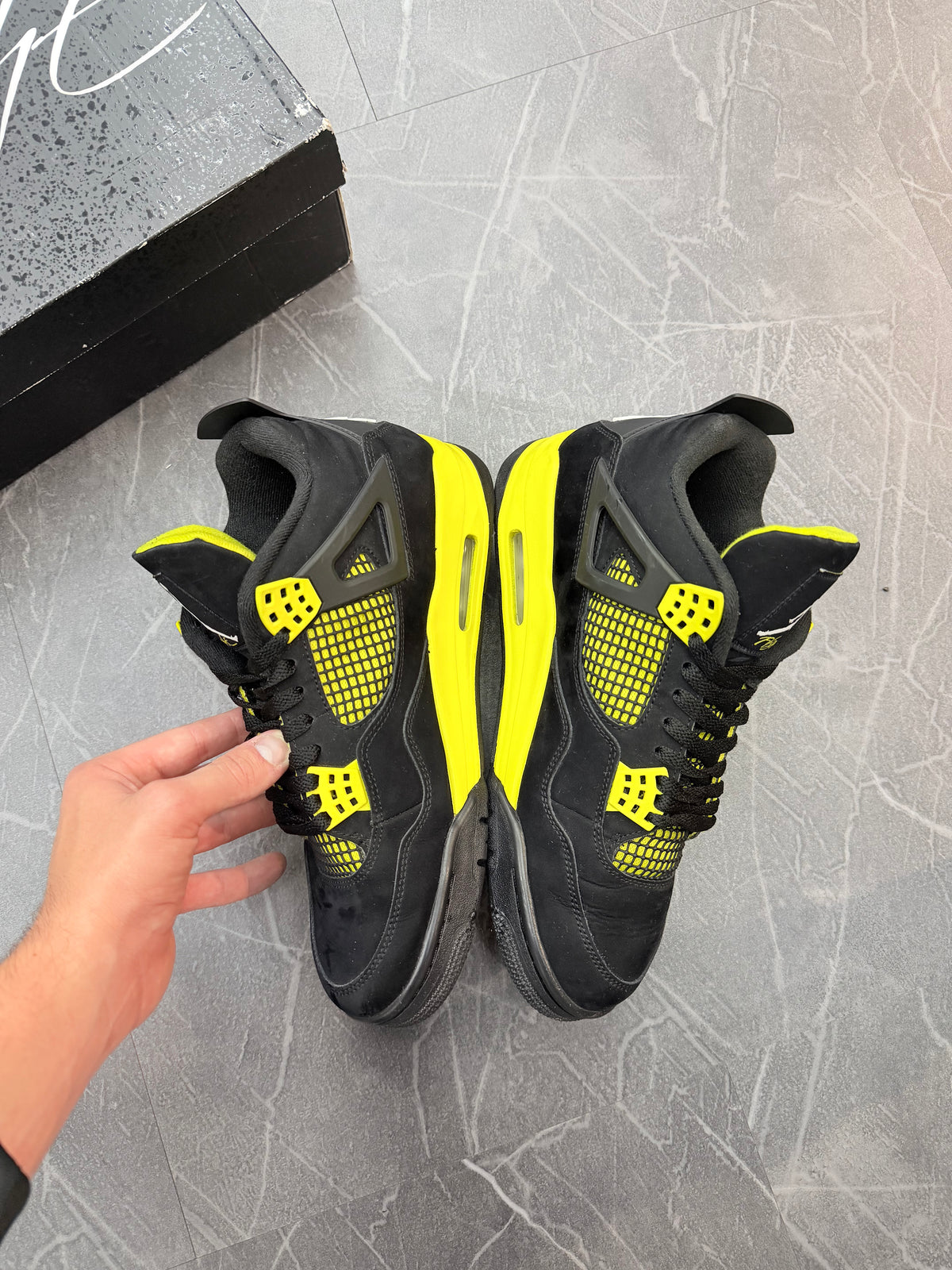 Jordan 4 Thunder (2023)