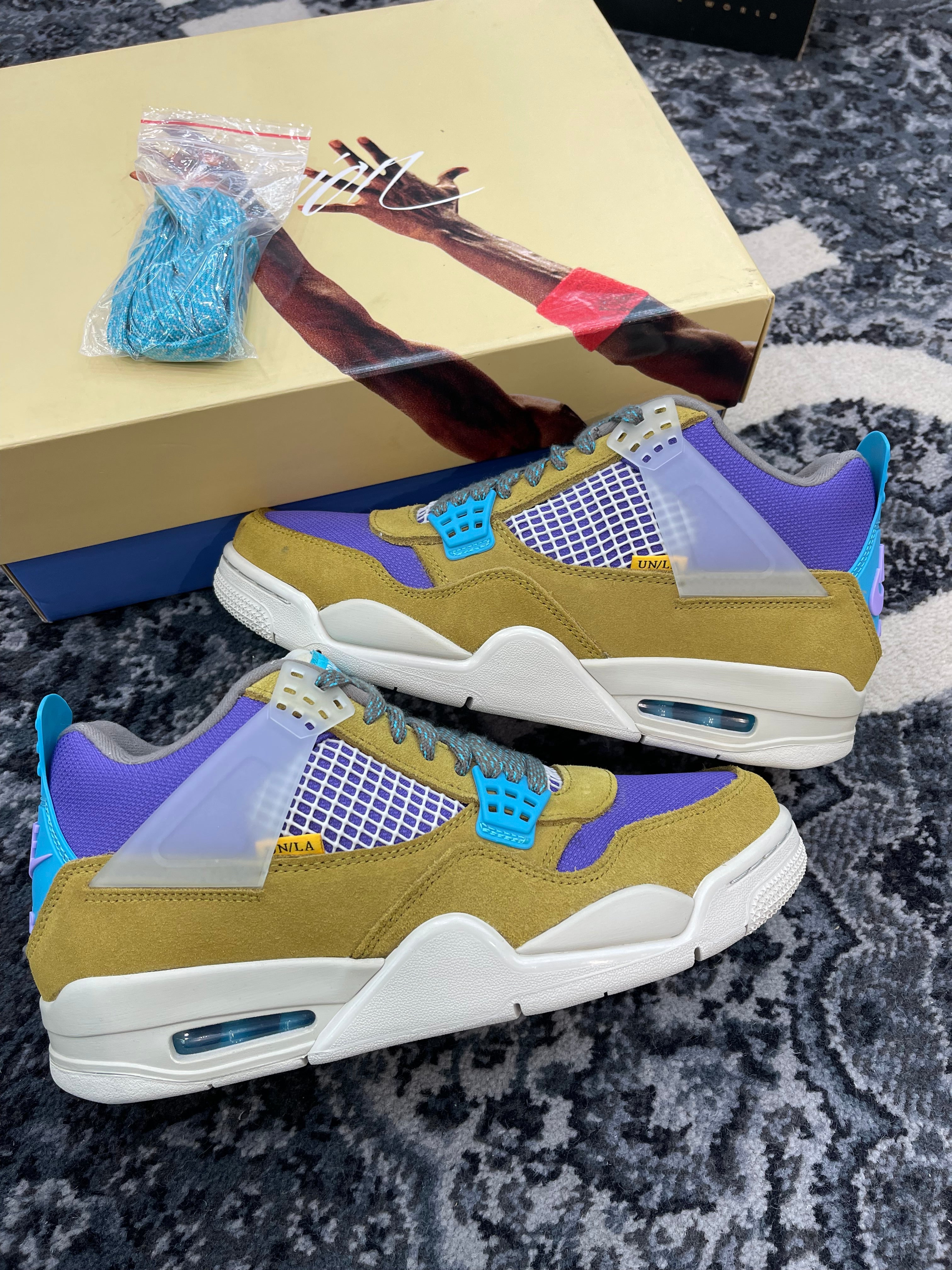 Jordan 4 x Union “Desert Moss”
