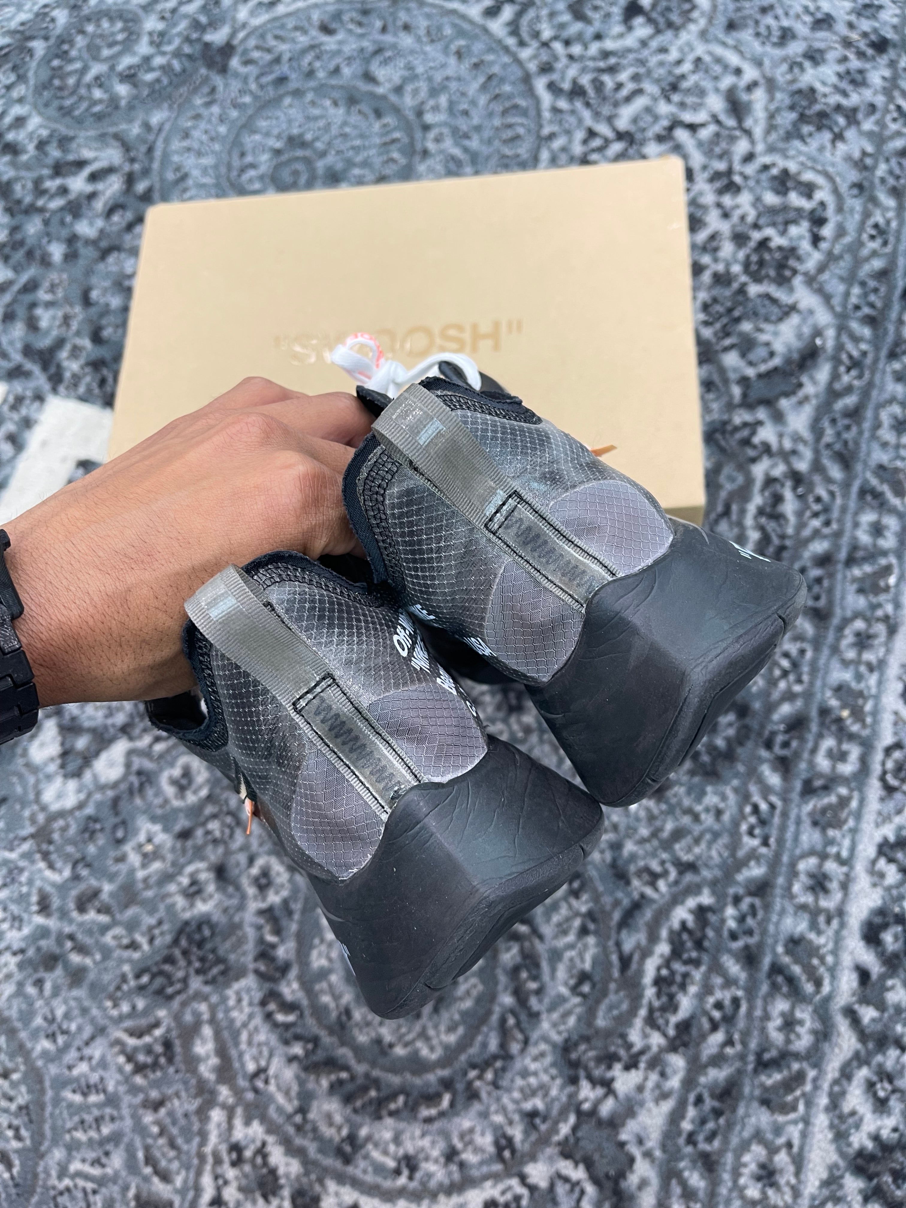 Nike Zoom Fly x Off-White “Black Silver”