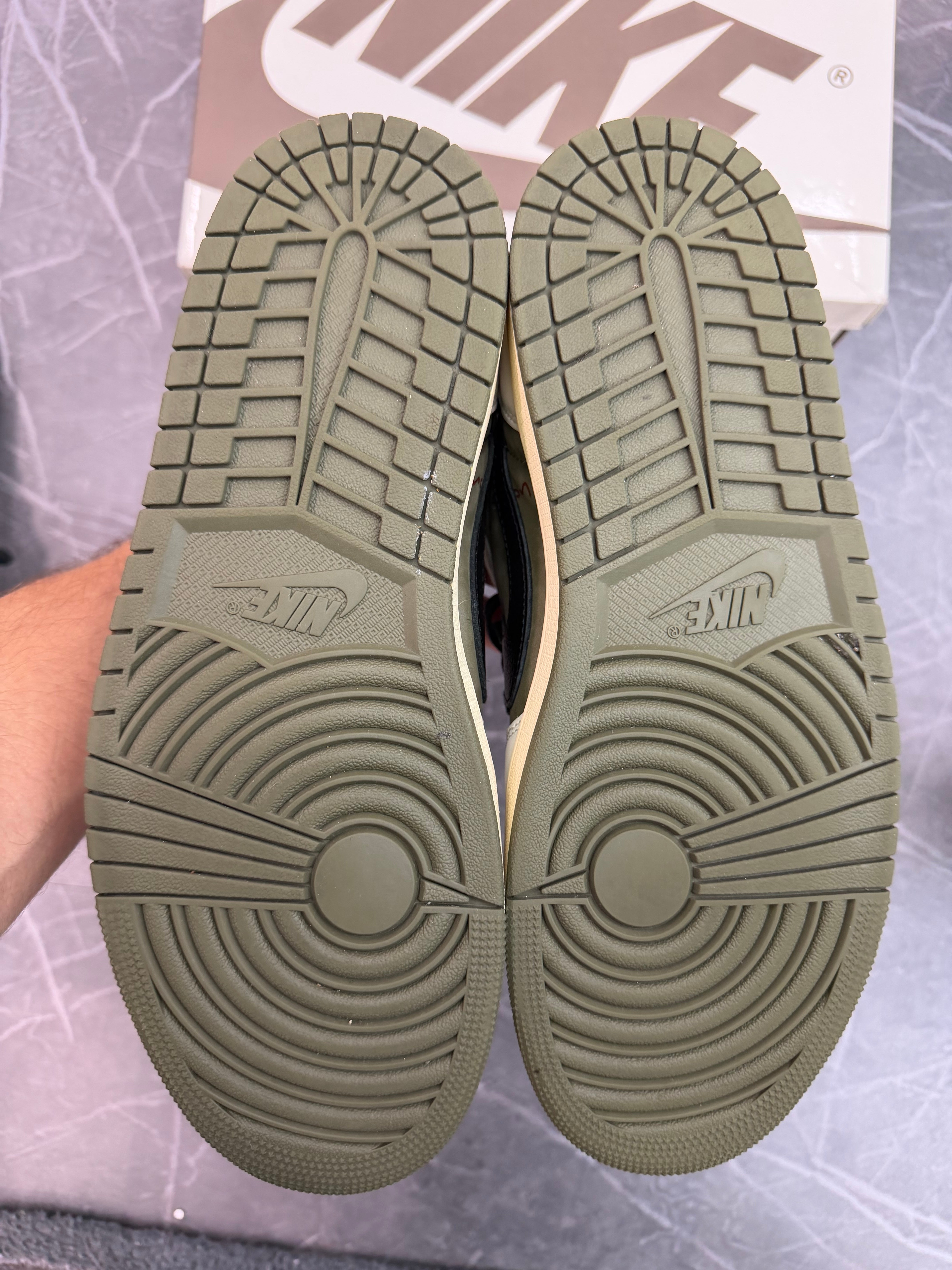 Jordan 1 Low Travis Scott “Medium Olive”