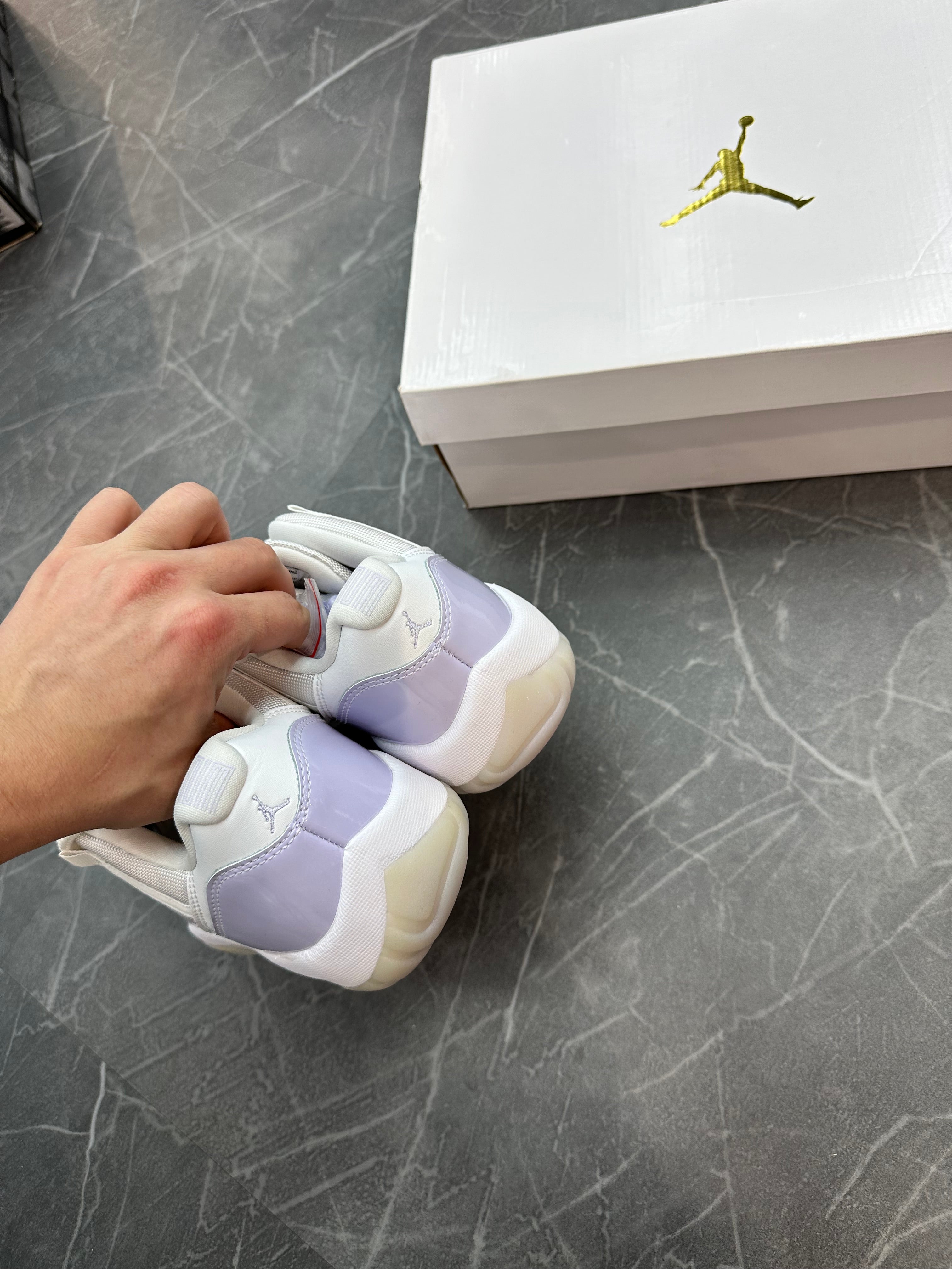 Jordan 11 Low “Pure Violet”