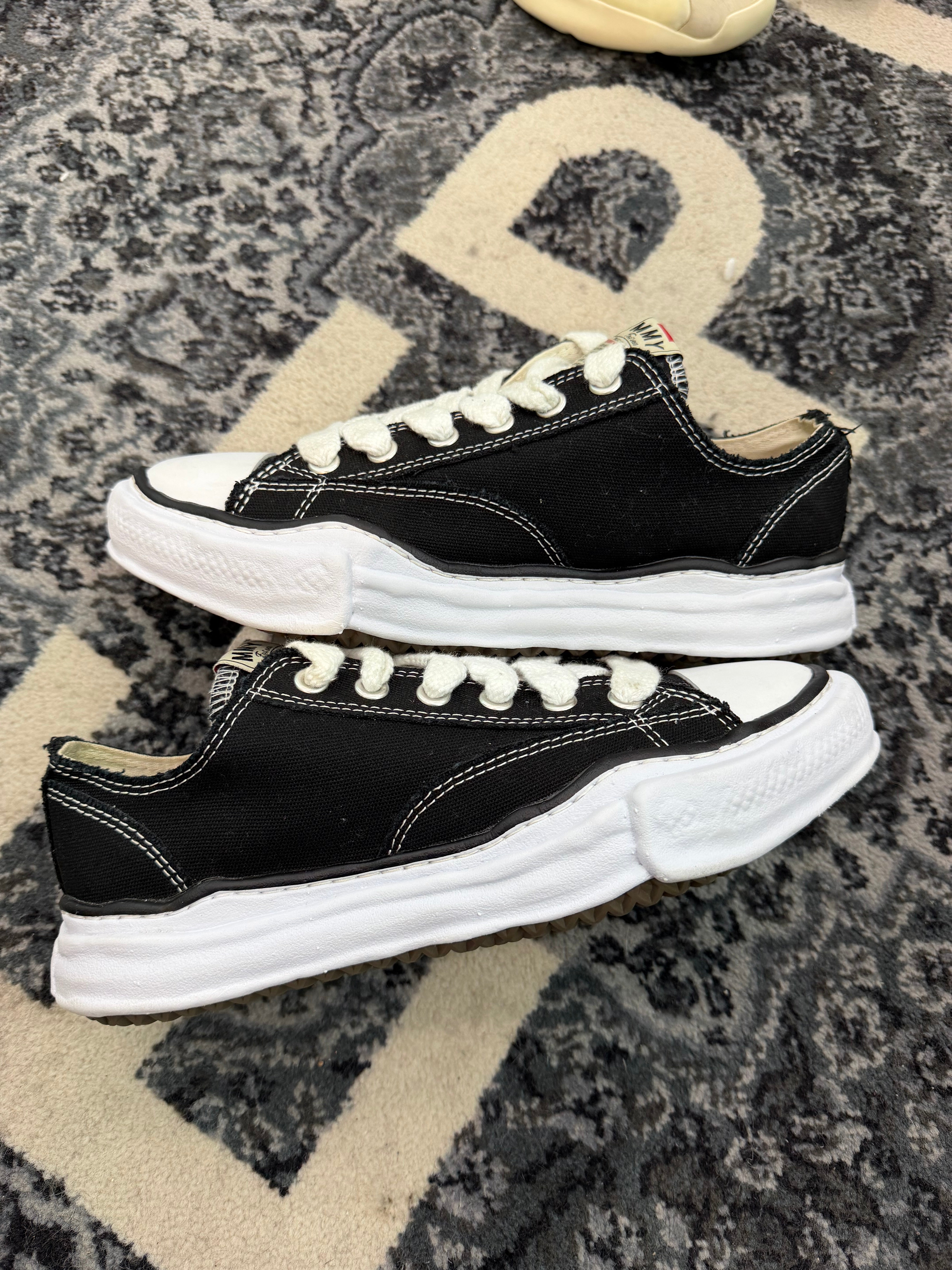 Maison Mihara Sneakers Low “Black”