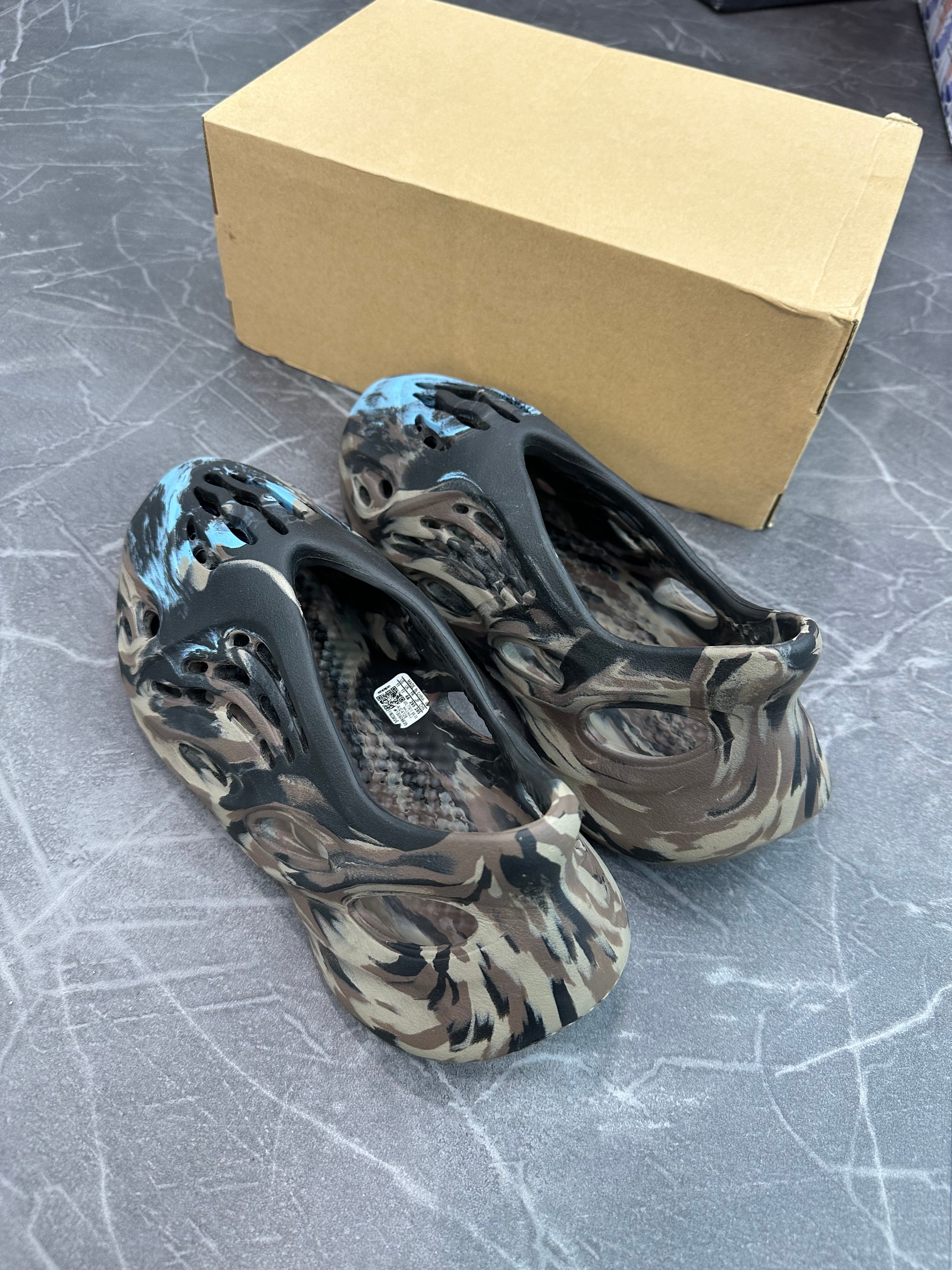 Yeezy FOAM Runner “Mx Cinder”