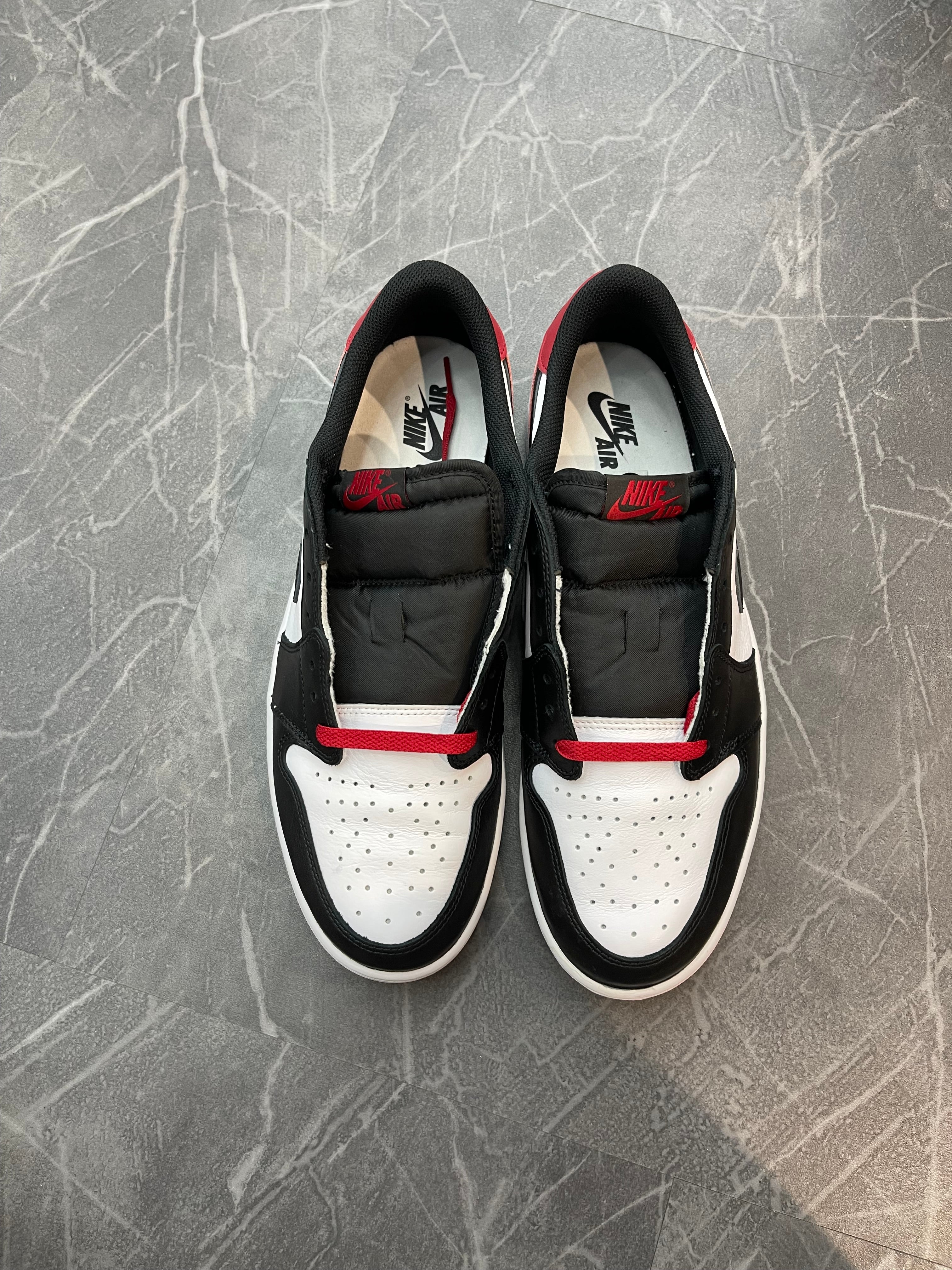 Jordan 1 Low “Black Toe”