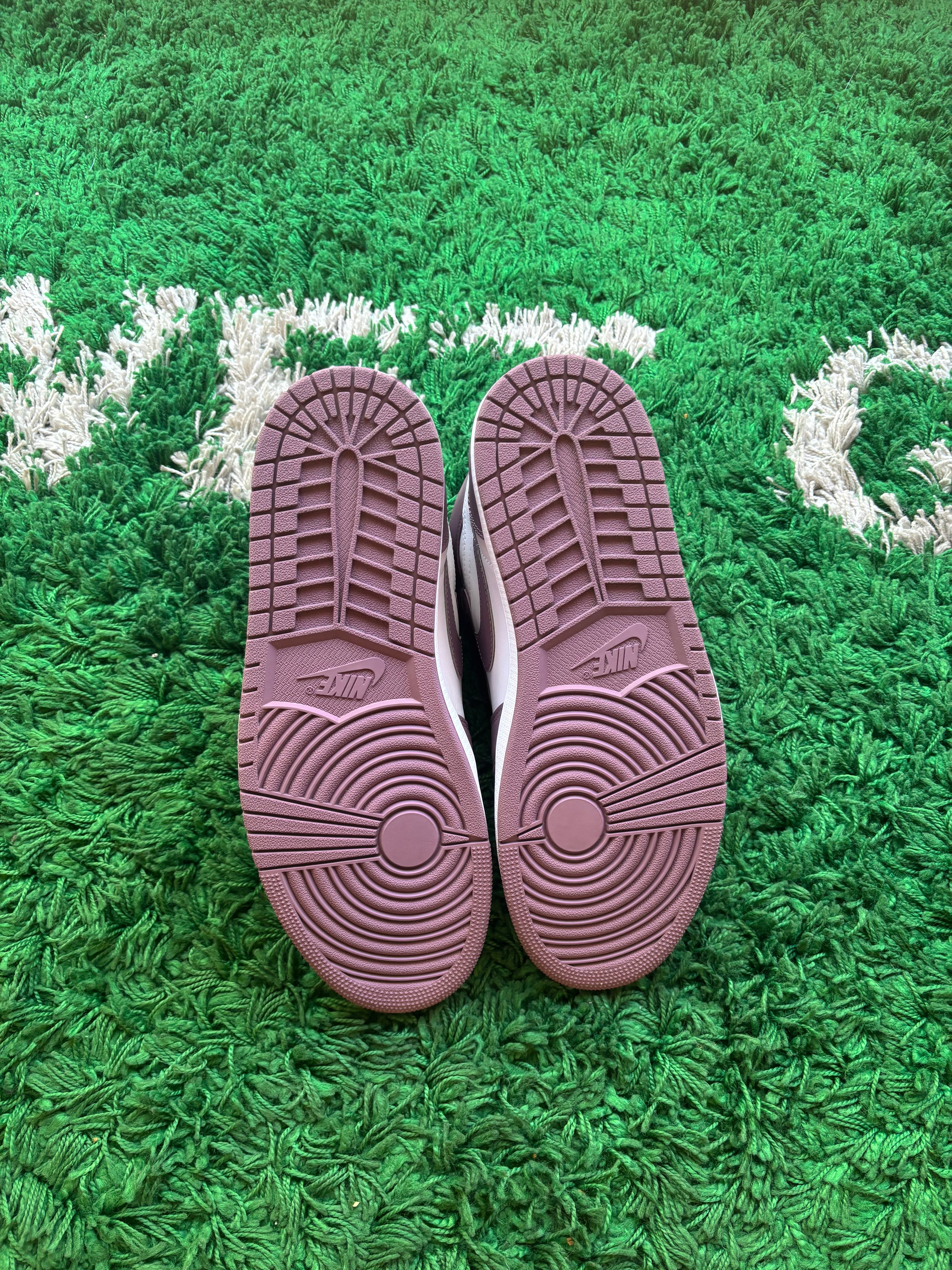 Jordan 1 High “Mauve”