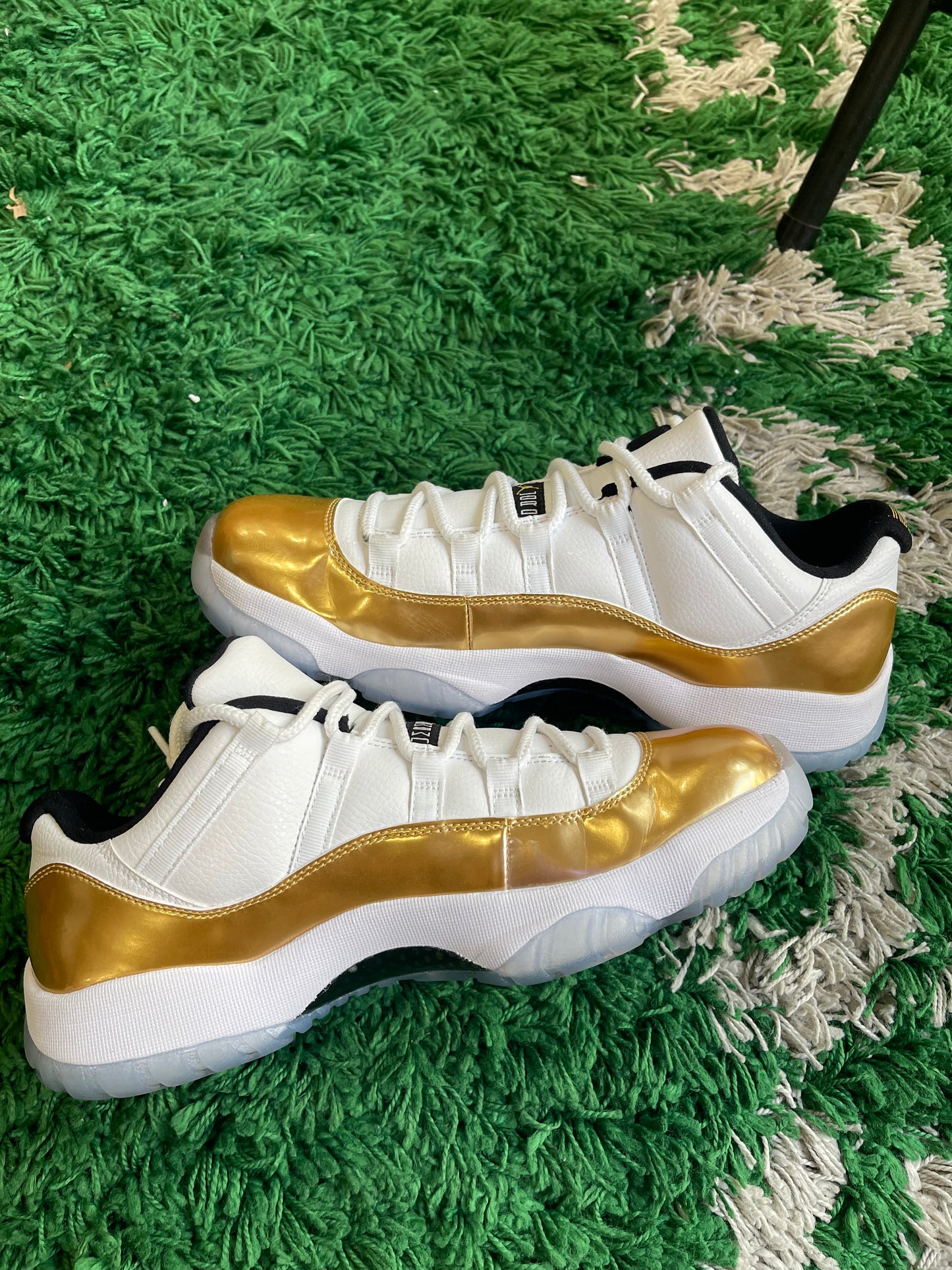 Jordan 11 Low “Closing Ceremony”