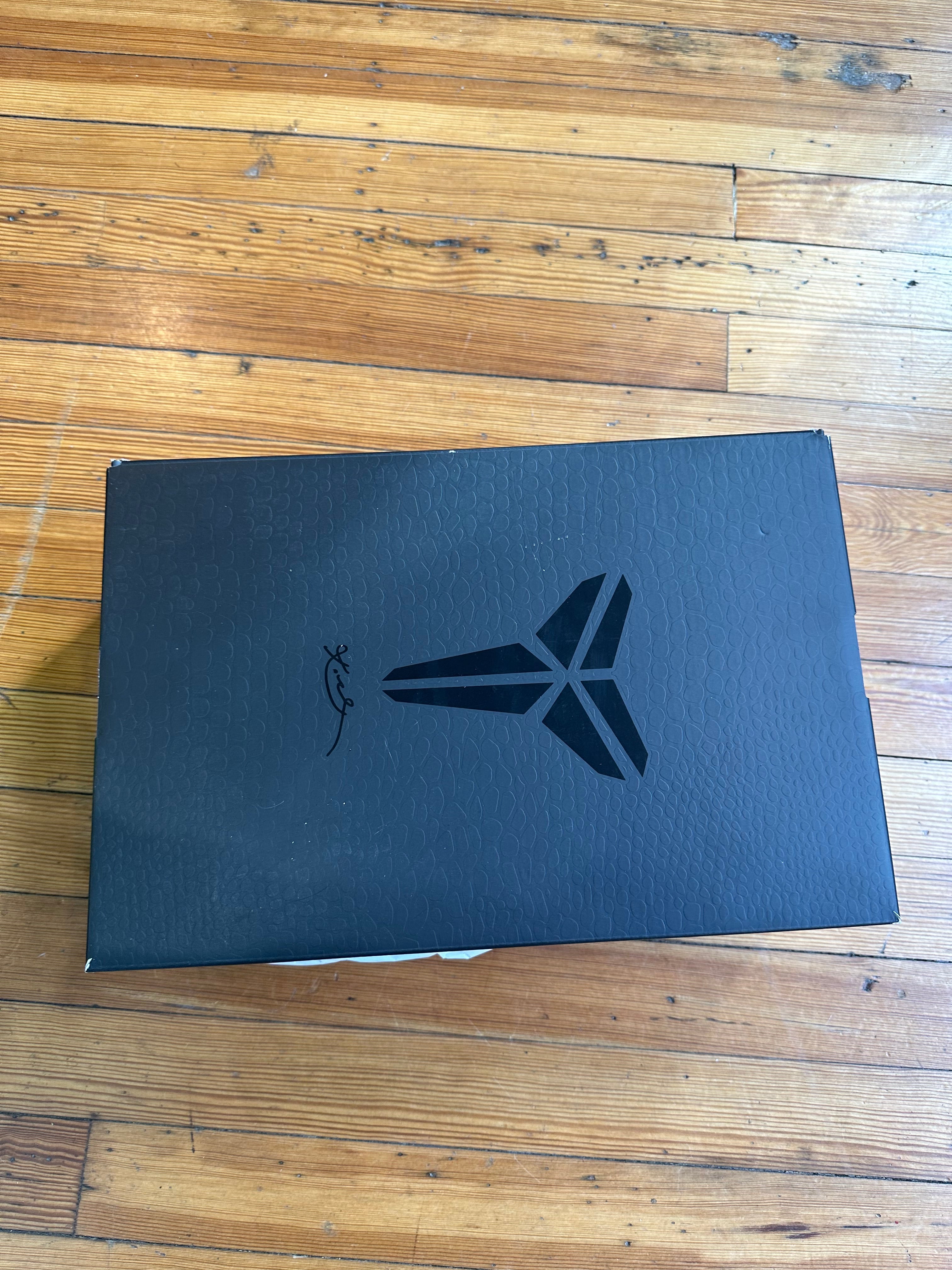 Nike Vapor Edge Kobe 6 “Grinch”