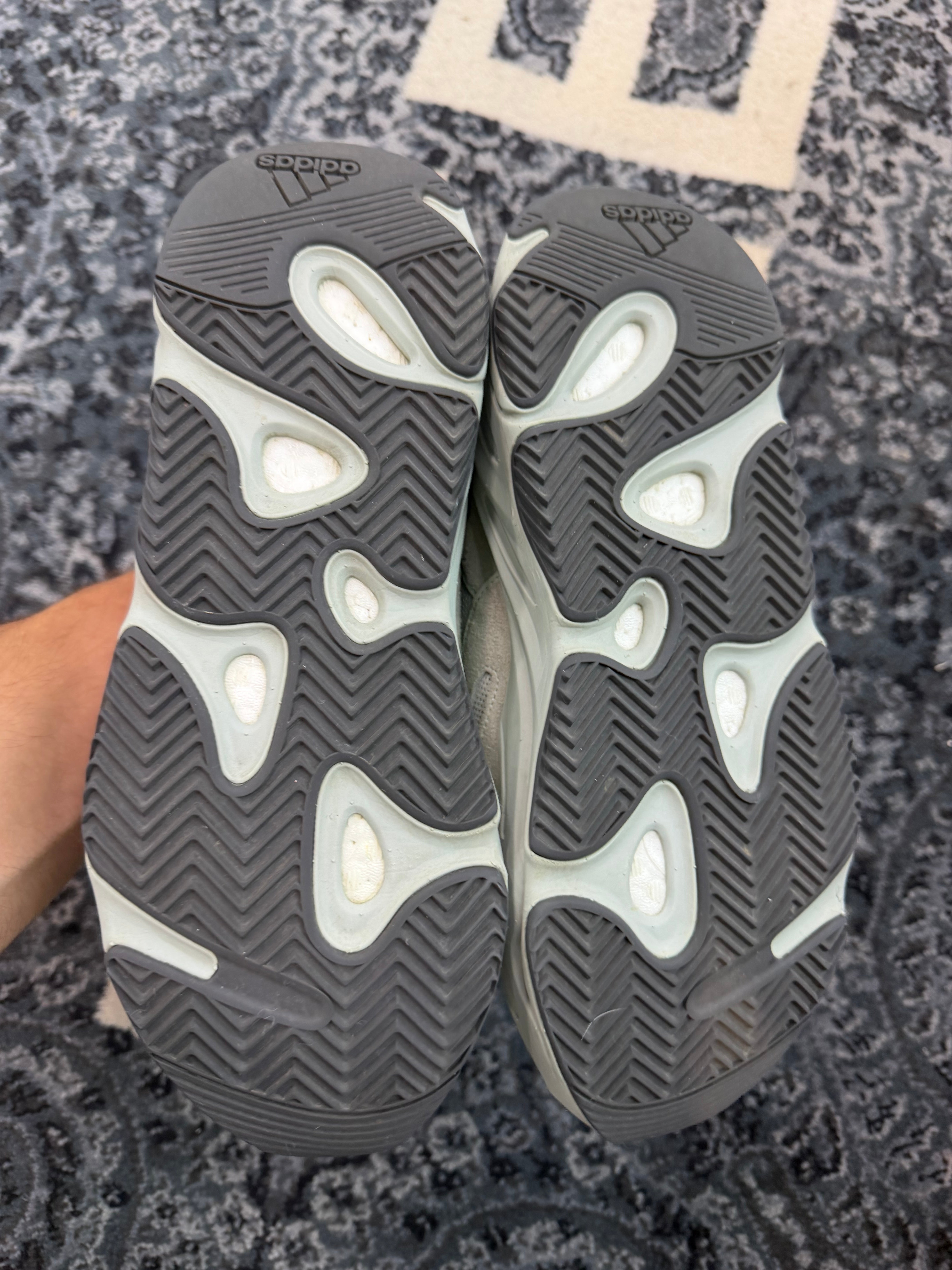 Yeezy 700 “Salt”