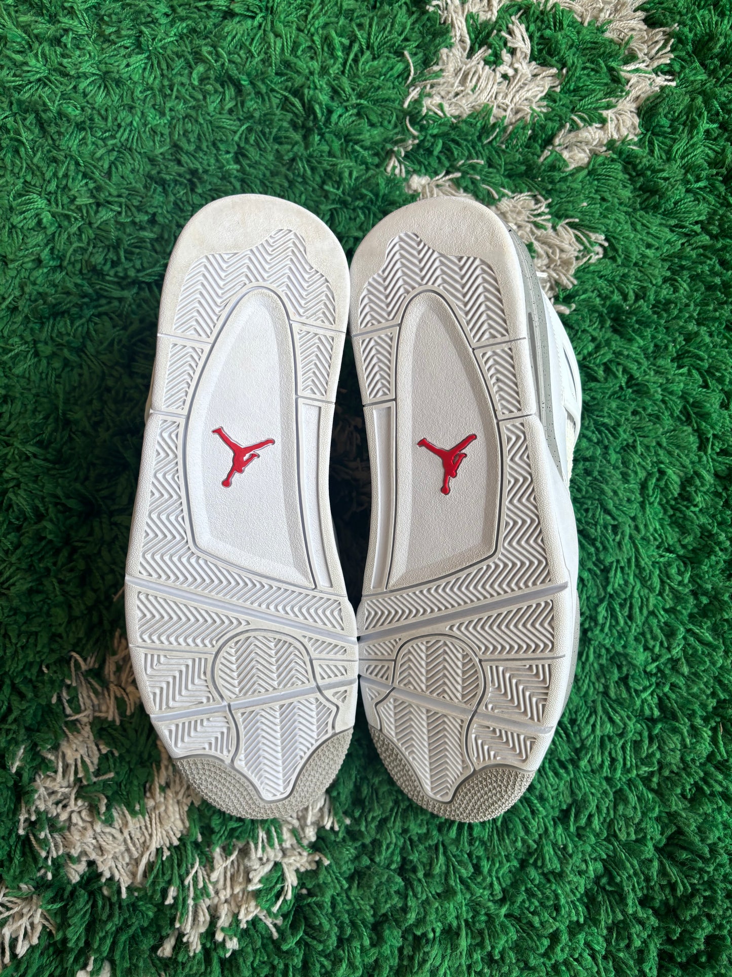 Jordan 4 “White Oreo”
