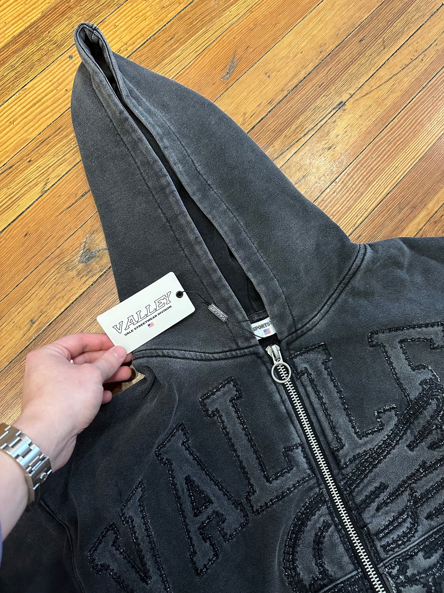 Vale Forever Black Cat Zip Up