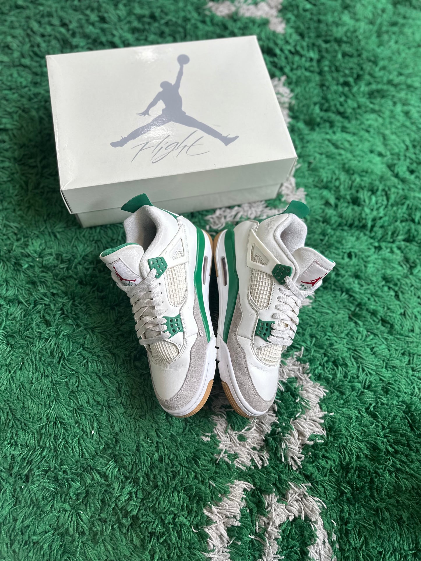 Jordan 4 SB “Pine Green”