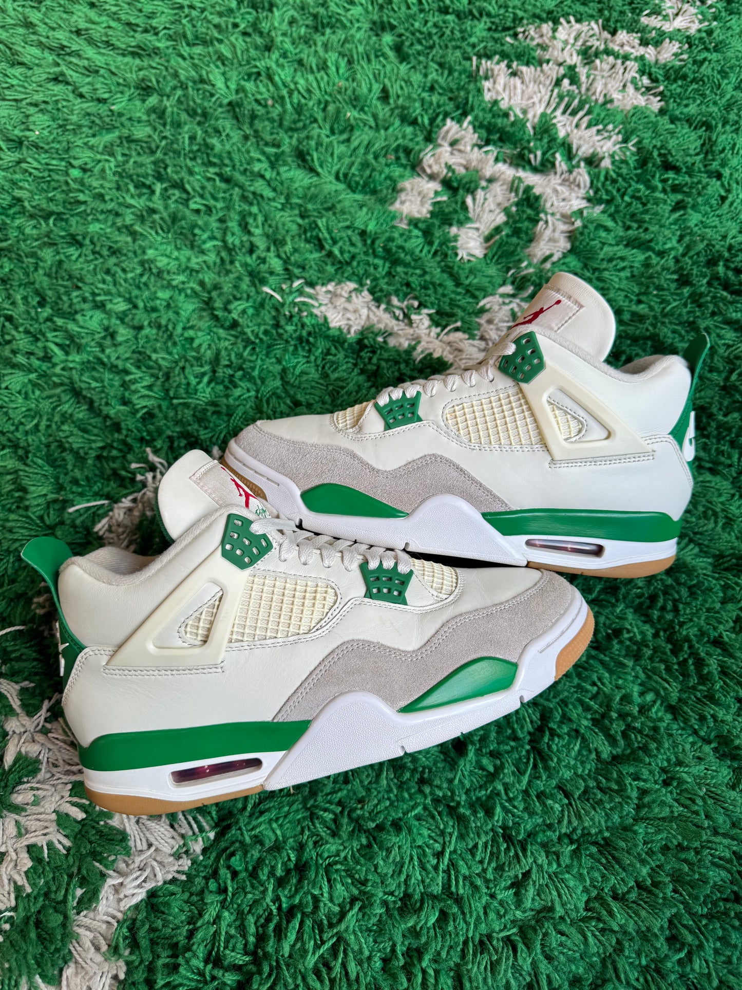 Jordan 4 SB “Pine Green”