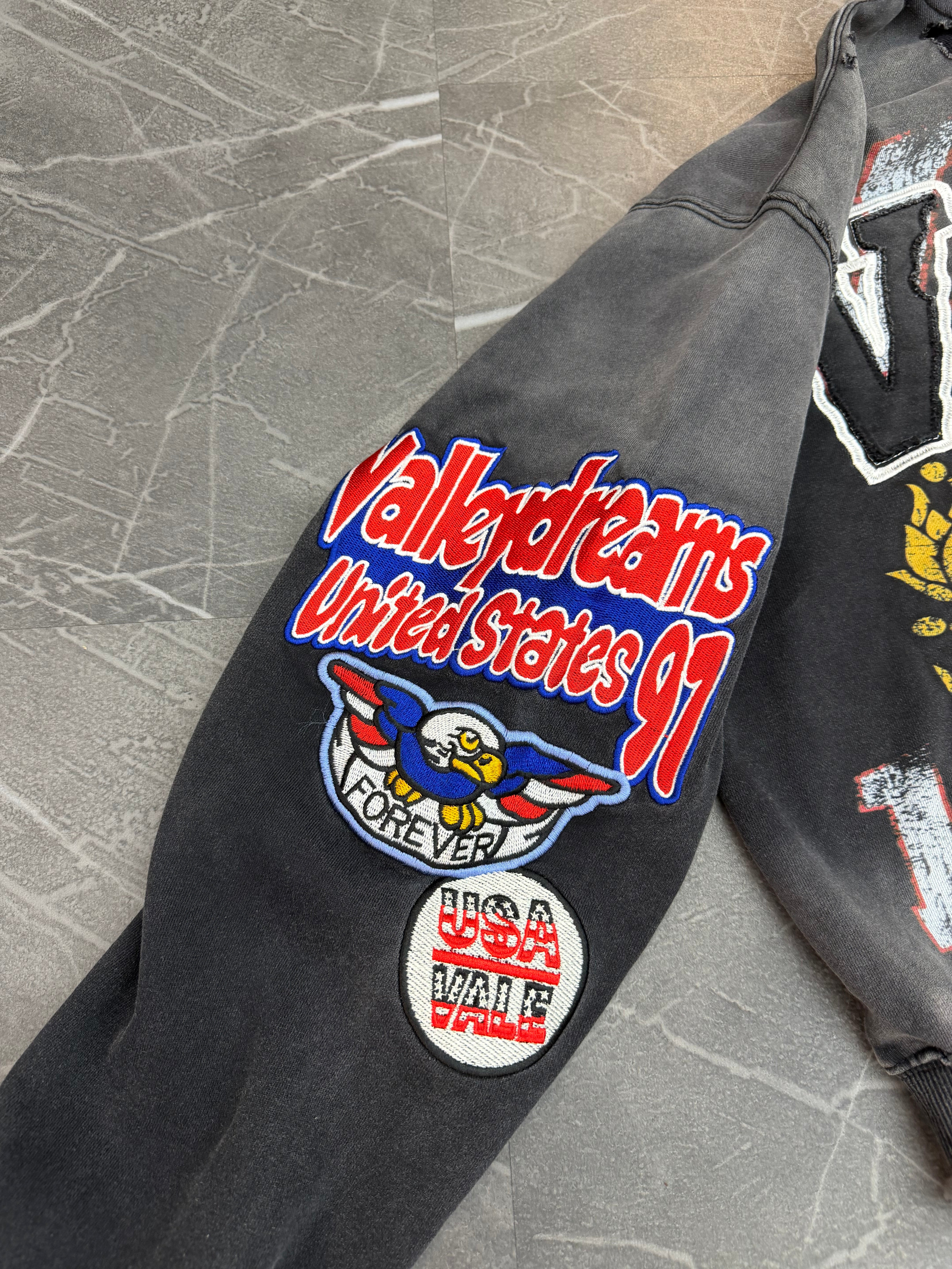 Vale Zip Up “Two-Face Red/Black”