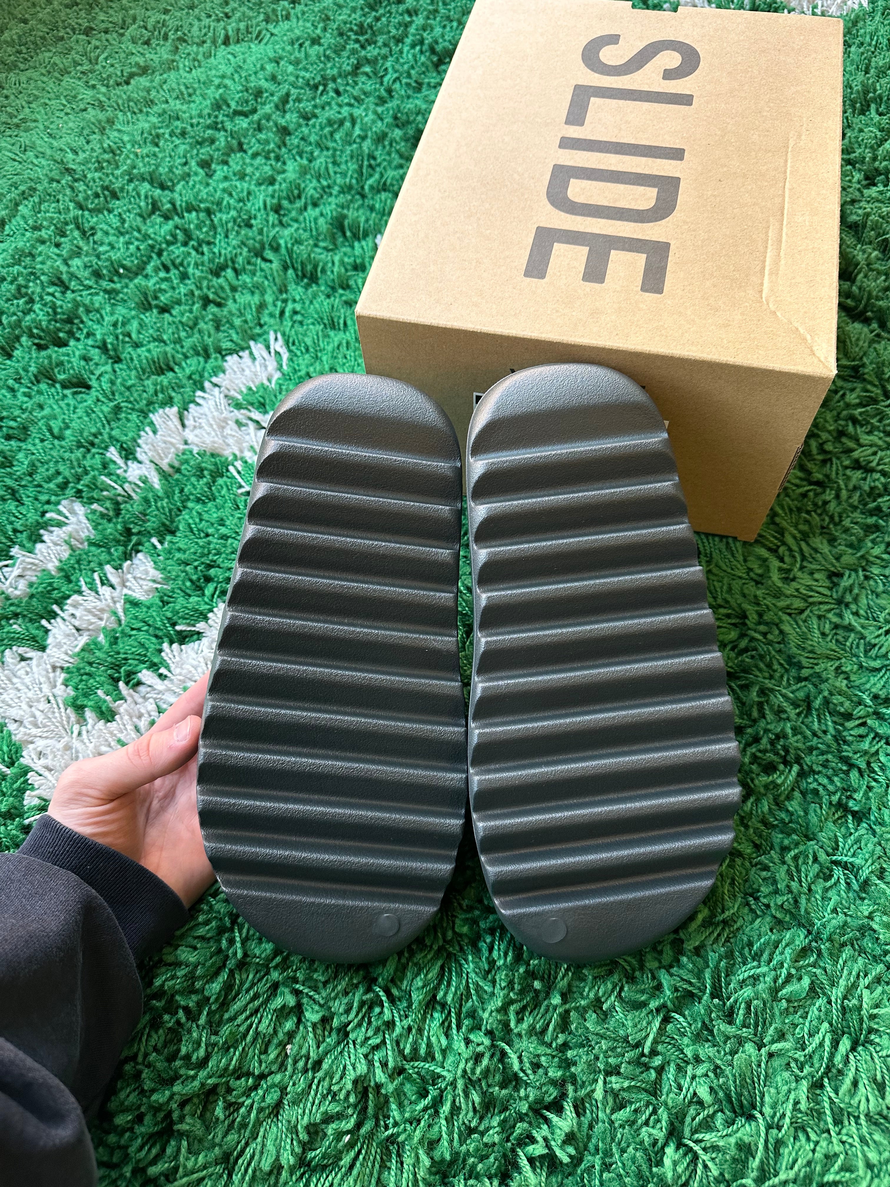Yeezy Slide “Dark Onyx”