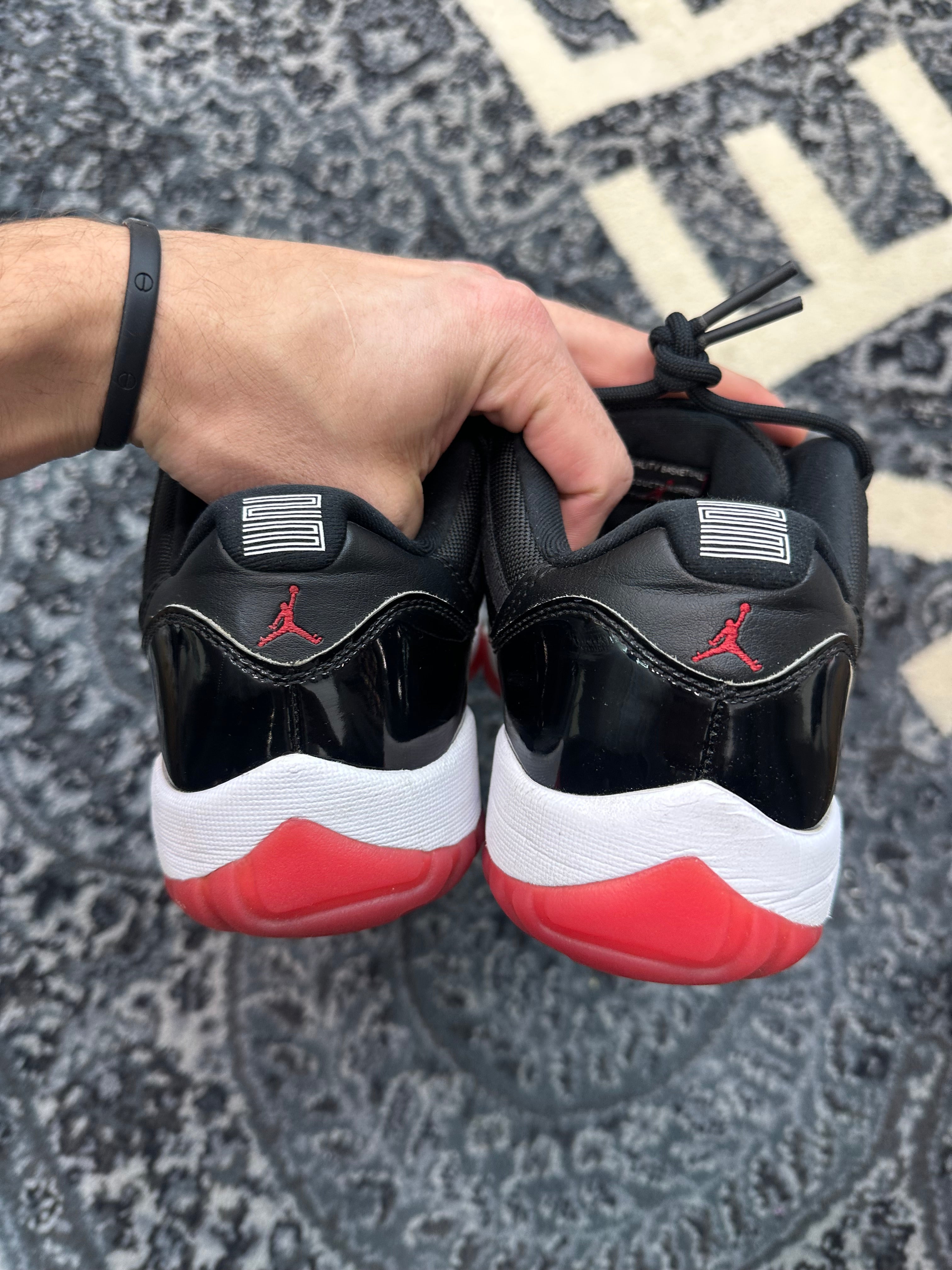 Jordan 11 Low “Bred”