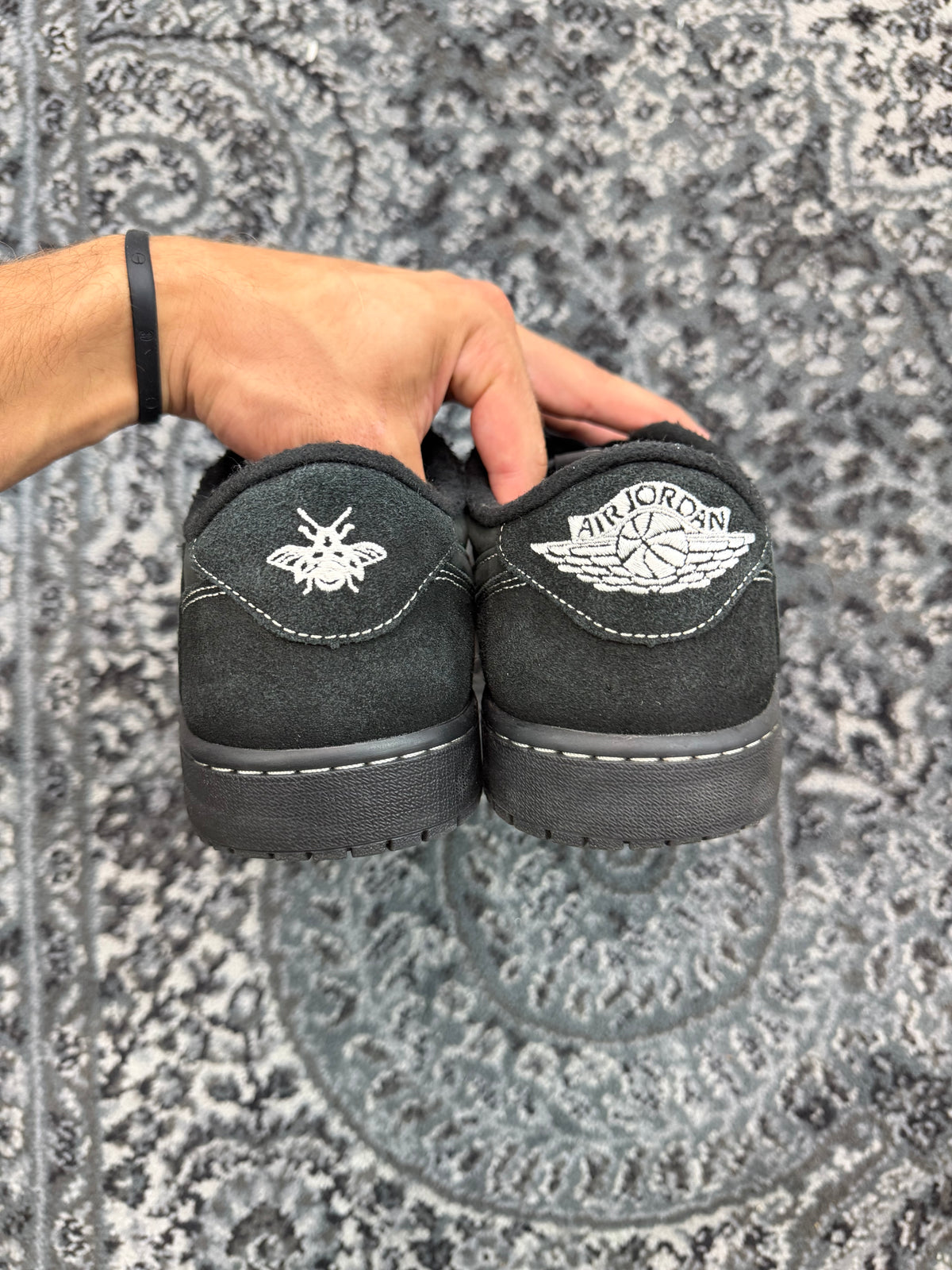 Jordan 1 Low Travis Scott “Phantom”