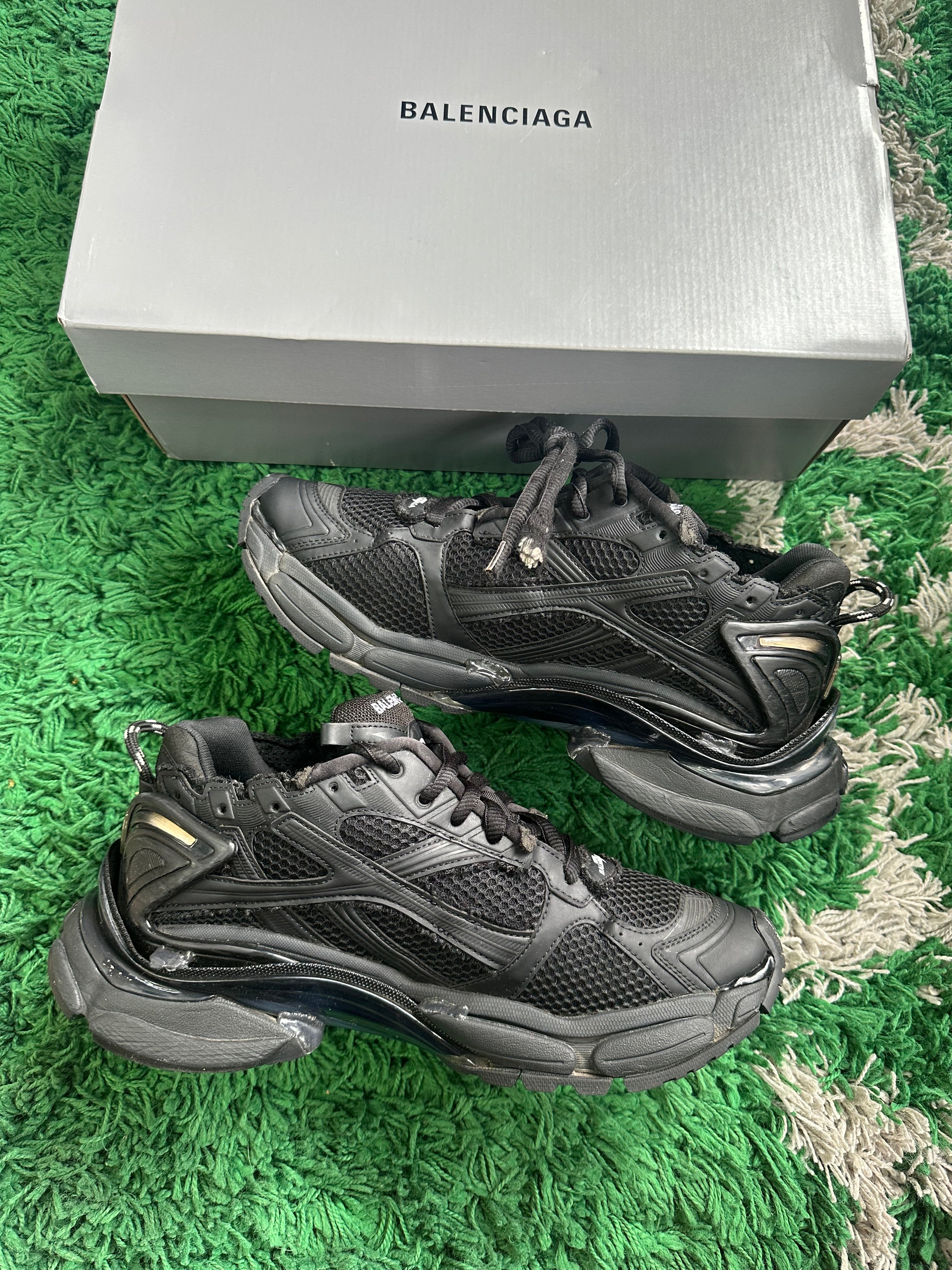 Balenciaga Runner “All Black”