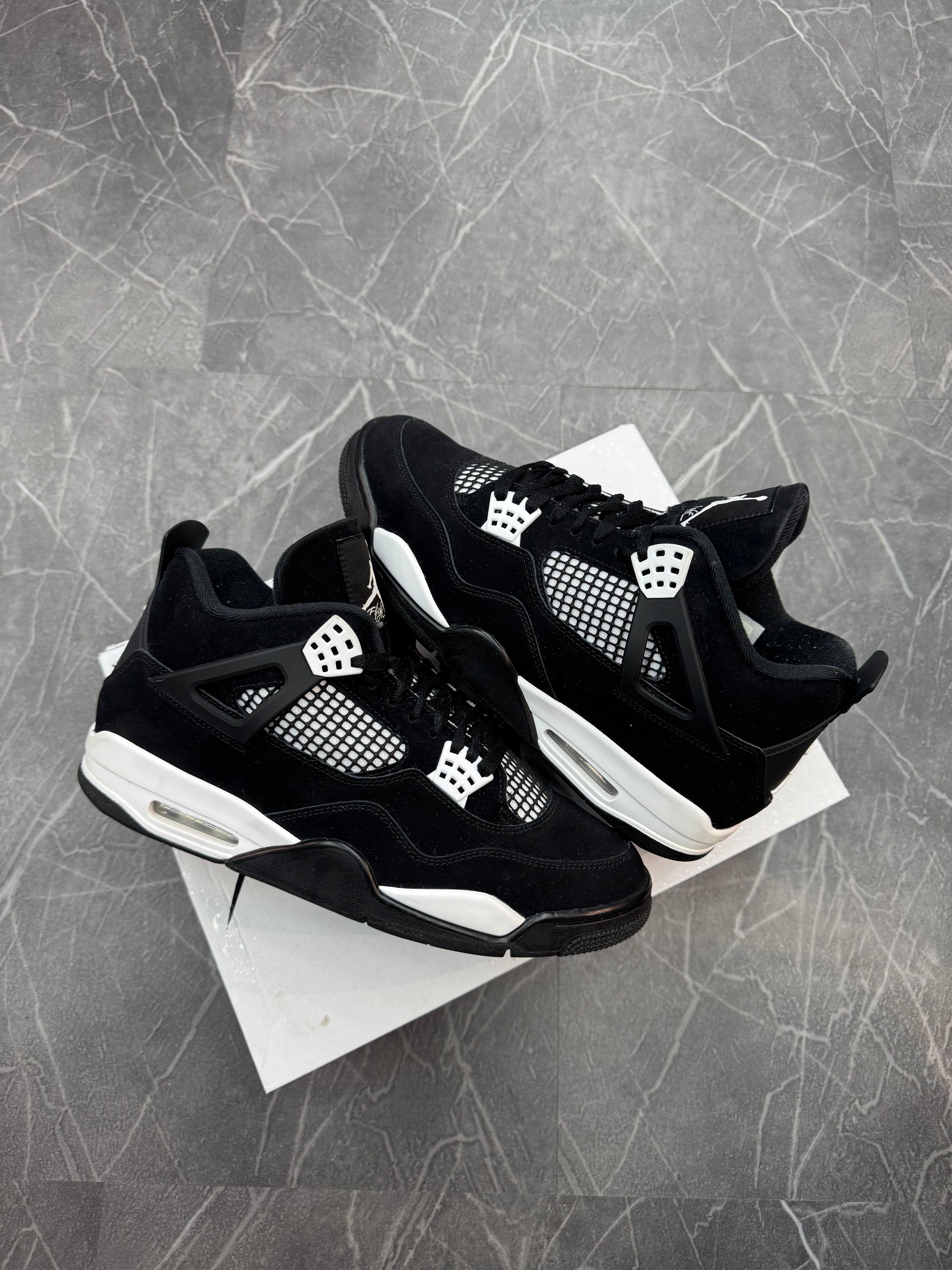 Jordan 4 White Thunder