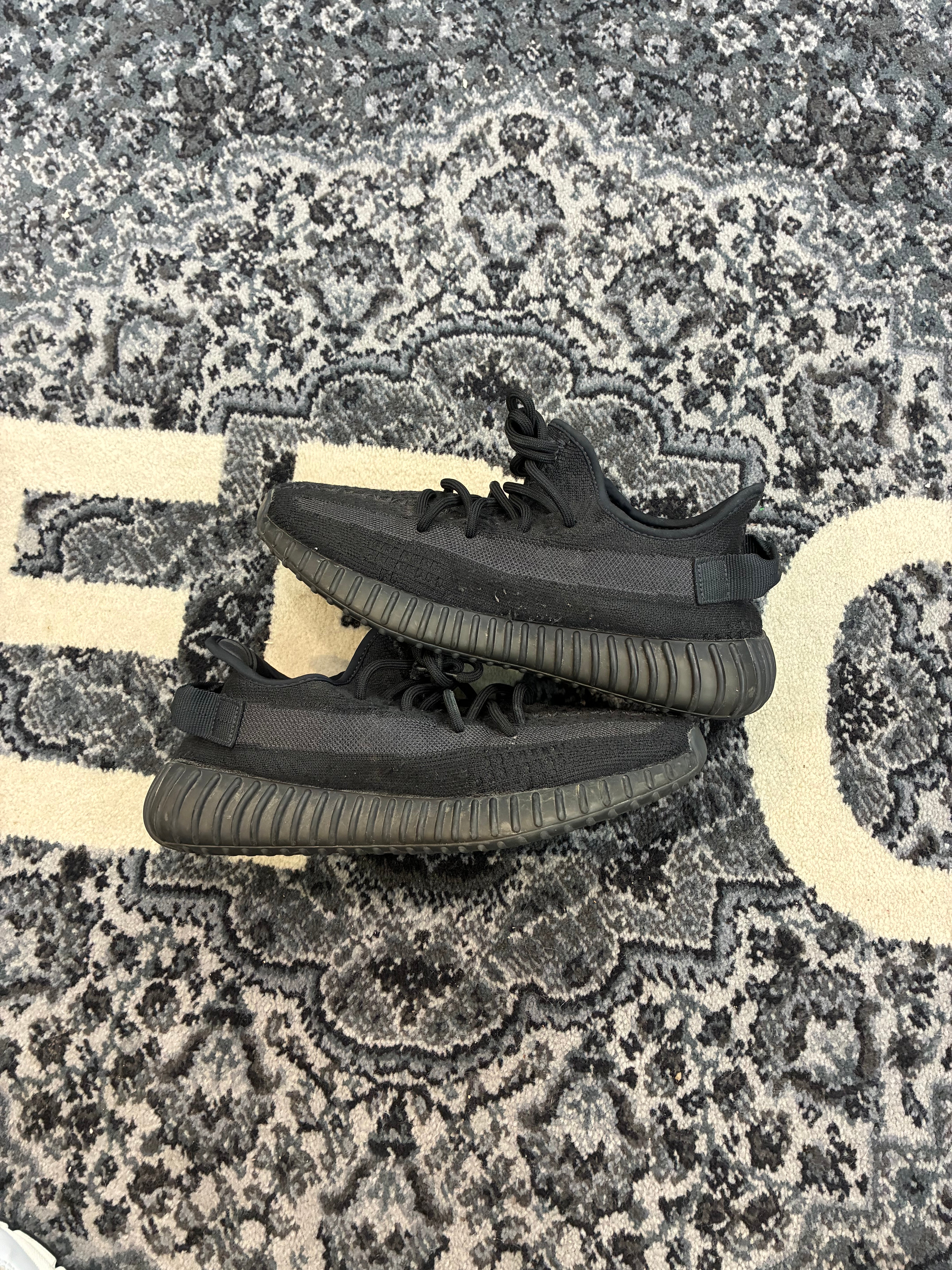 Yeezy 350 “Onyx”