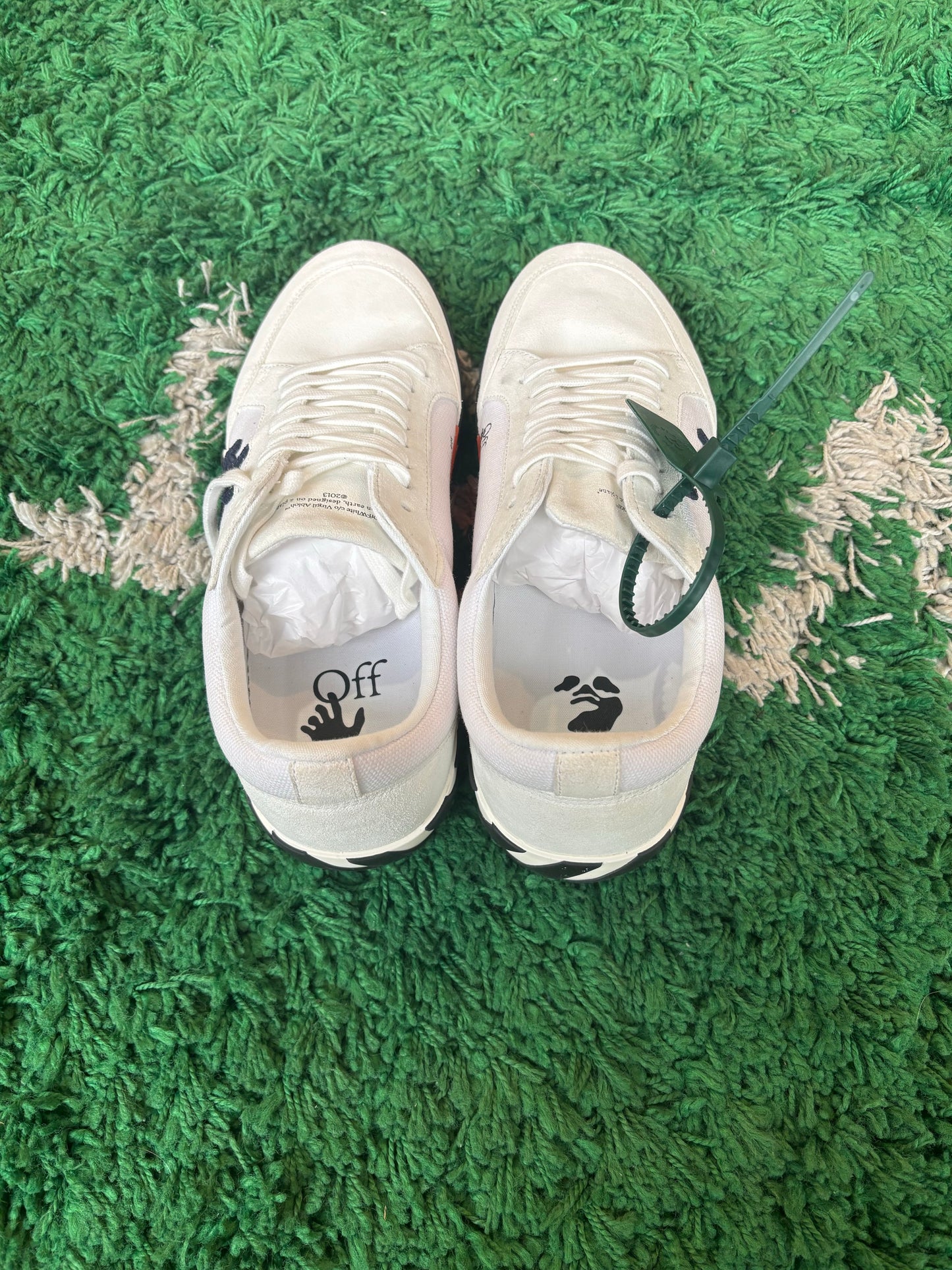 Off-White Vulc Low “White Navy Blue”
