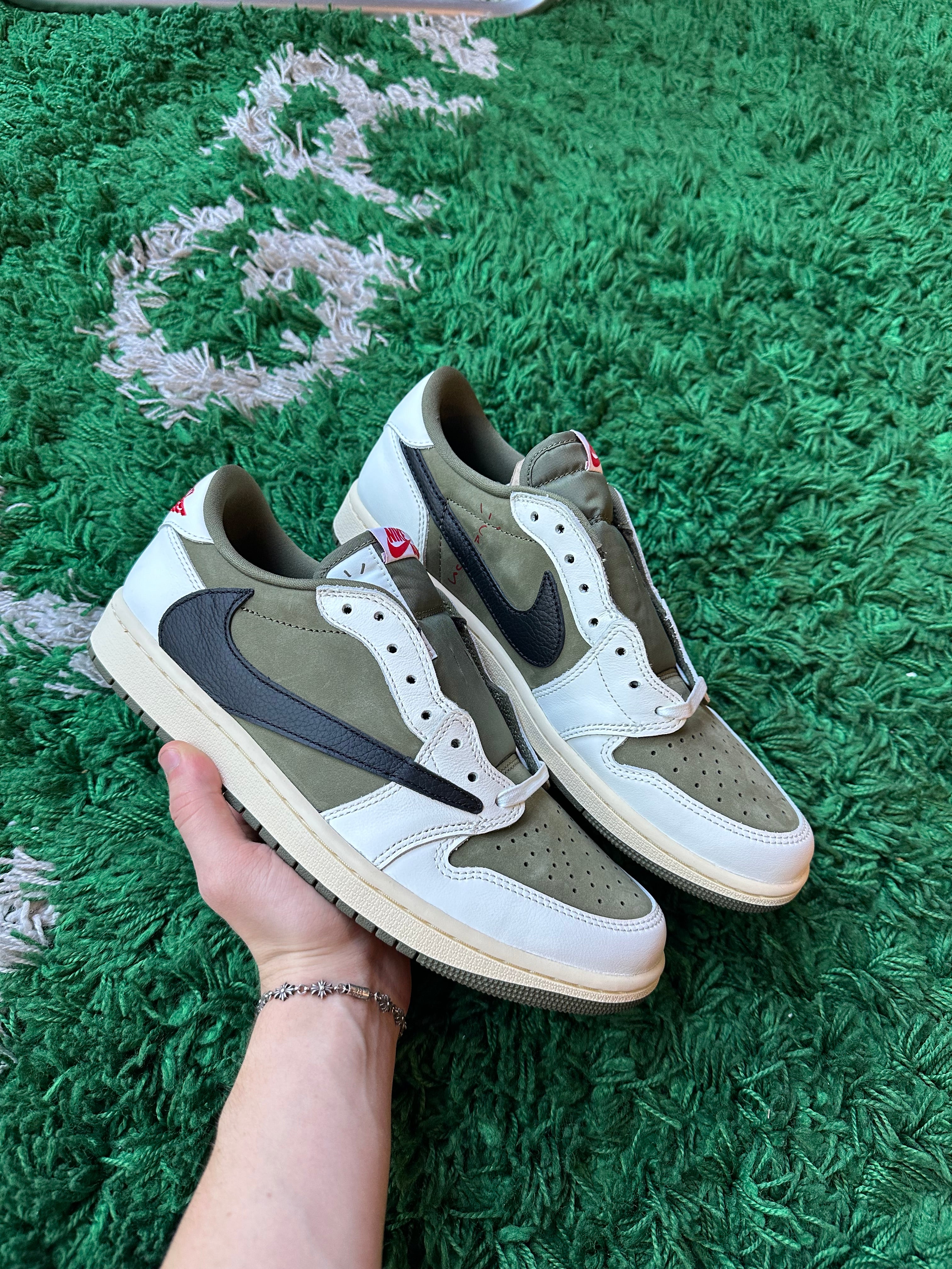 Travis Scott Jordan 1 Low “Medium Olive”