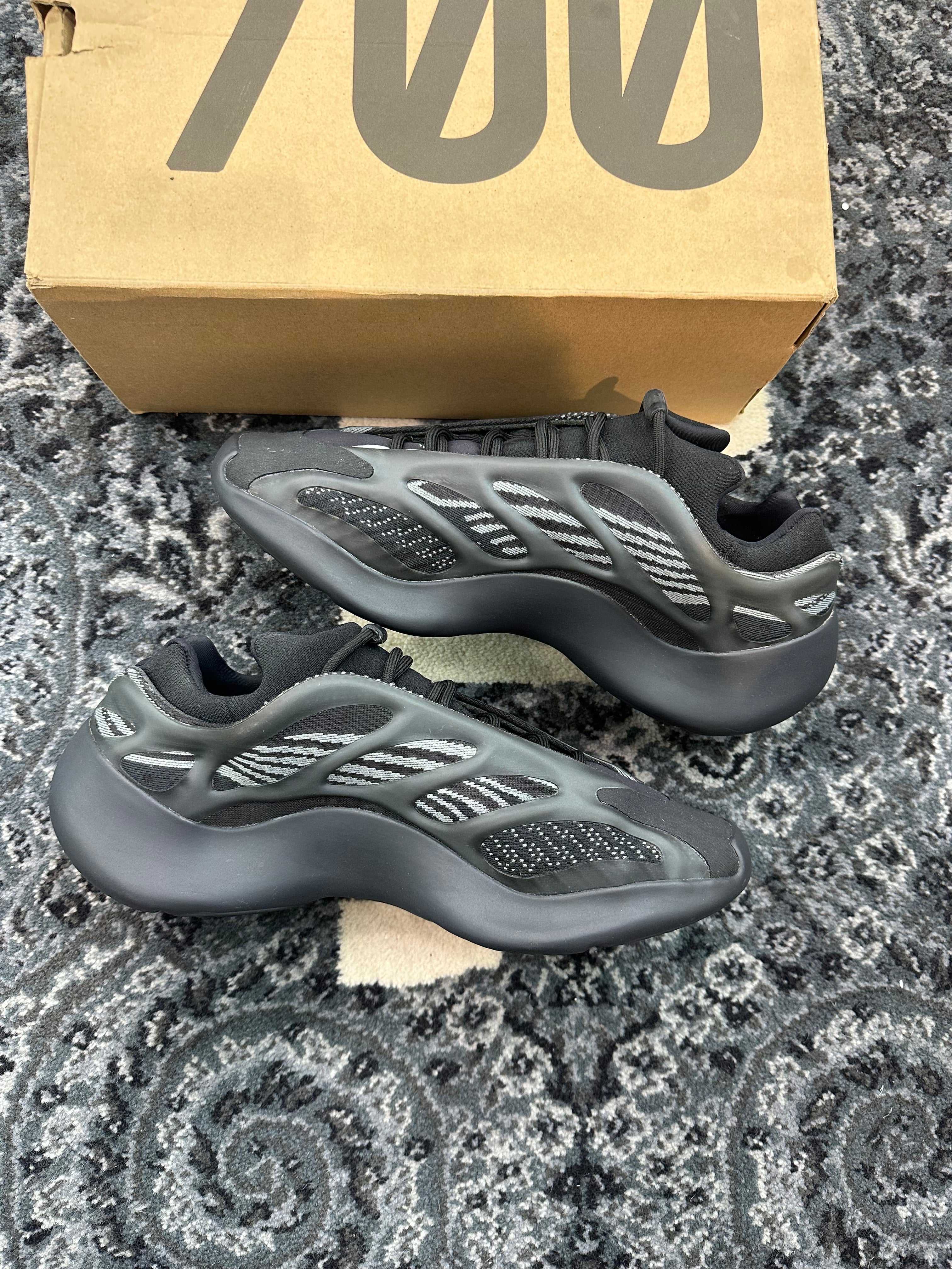 Yeezy 700 “Dark Glow”