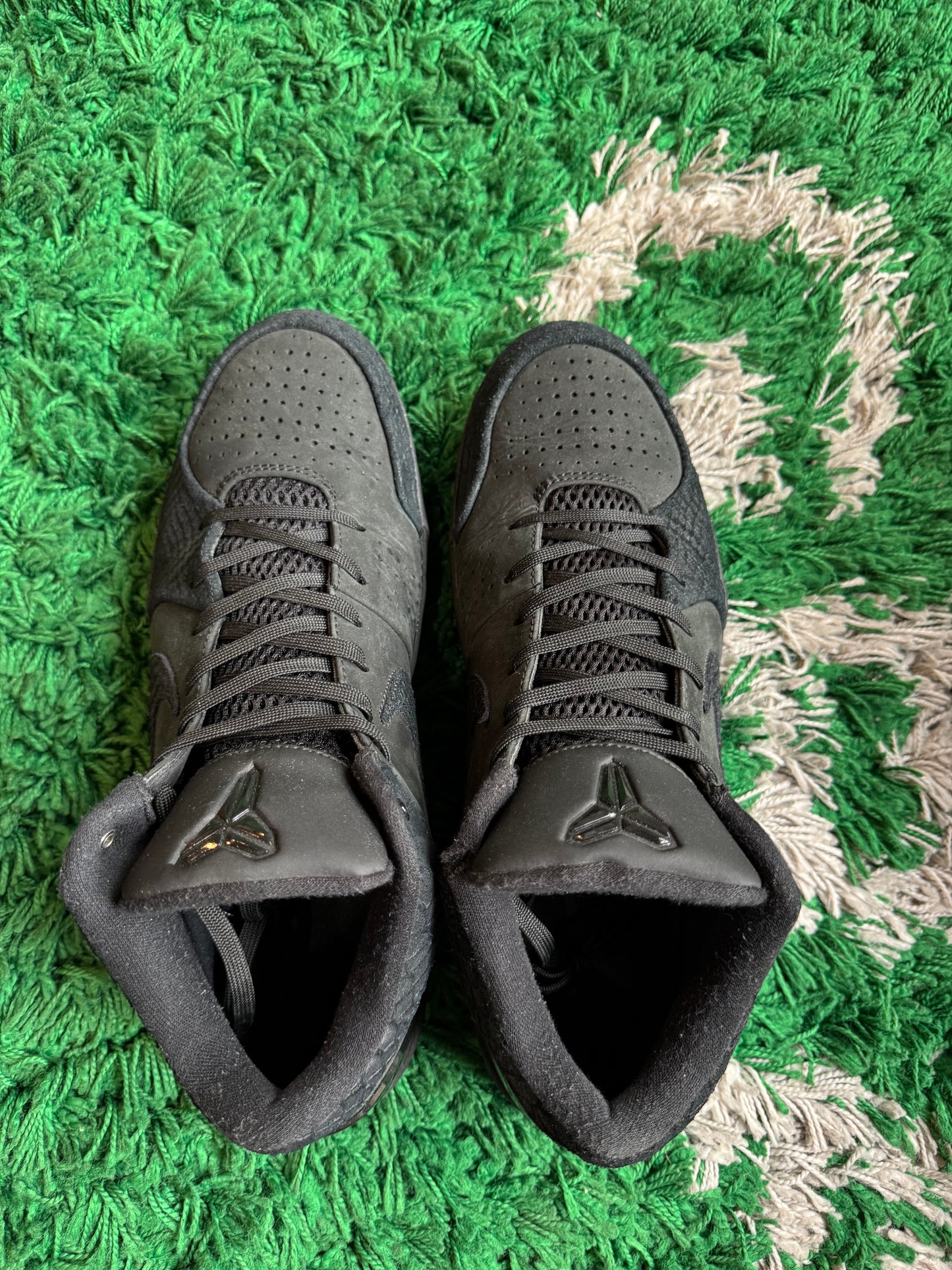 Kobe 4 Protro “Gift of Mamba”