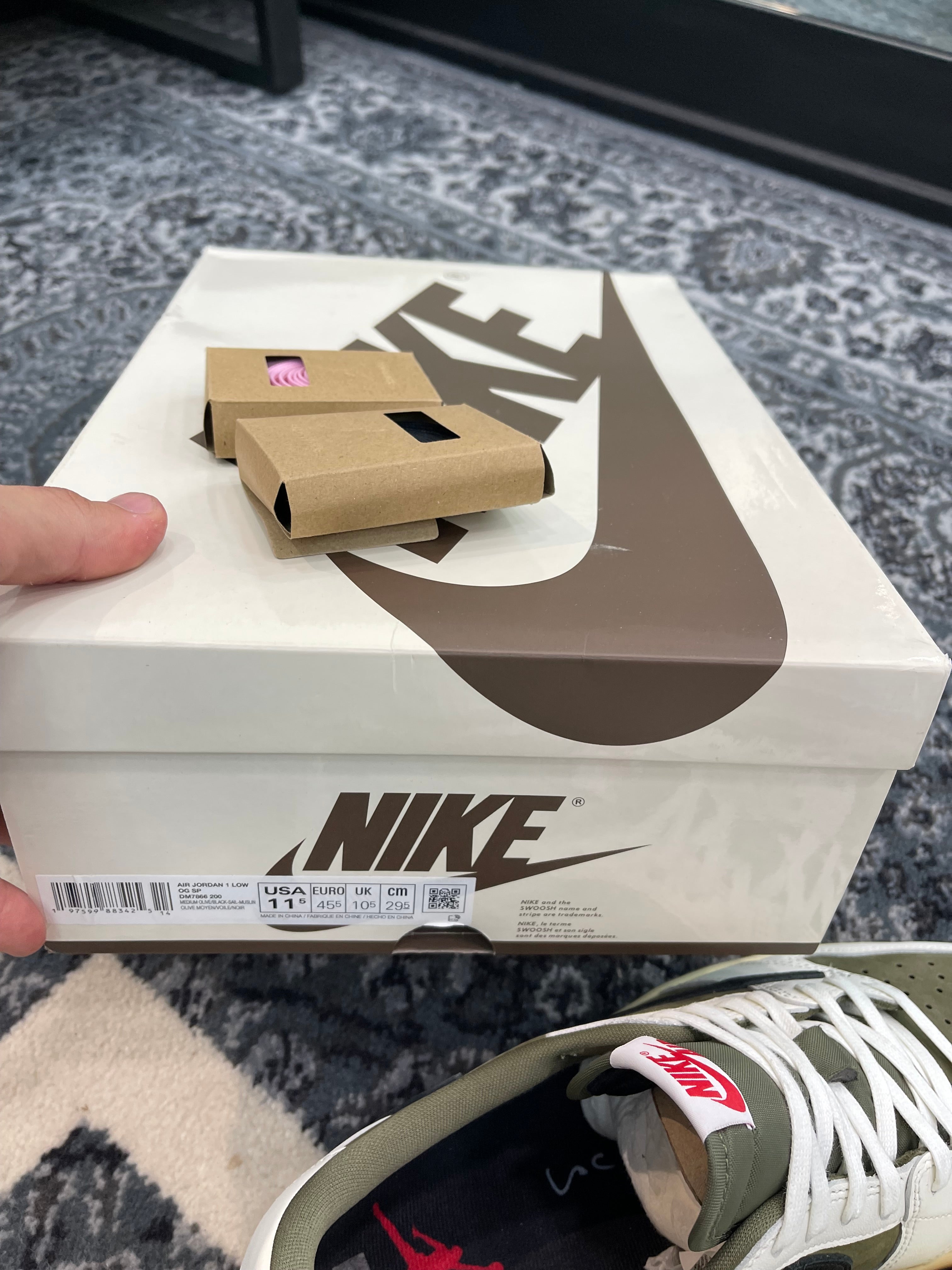 Jordan 1 Low x Travis Scott “Medium Olive”