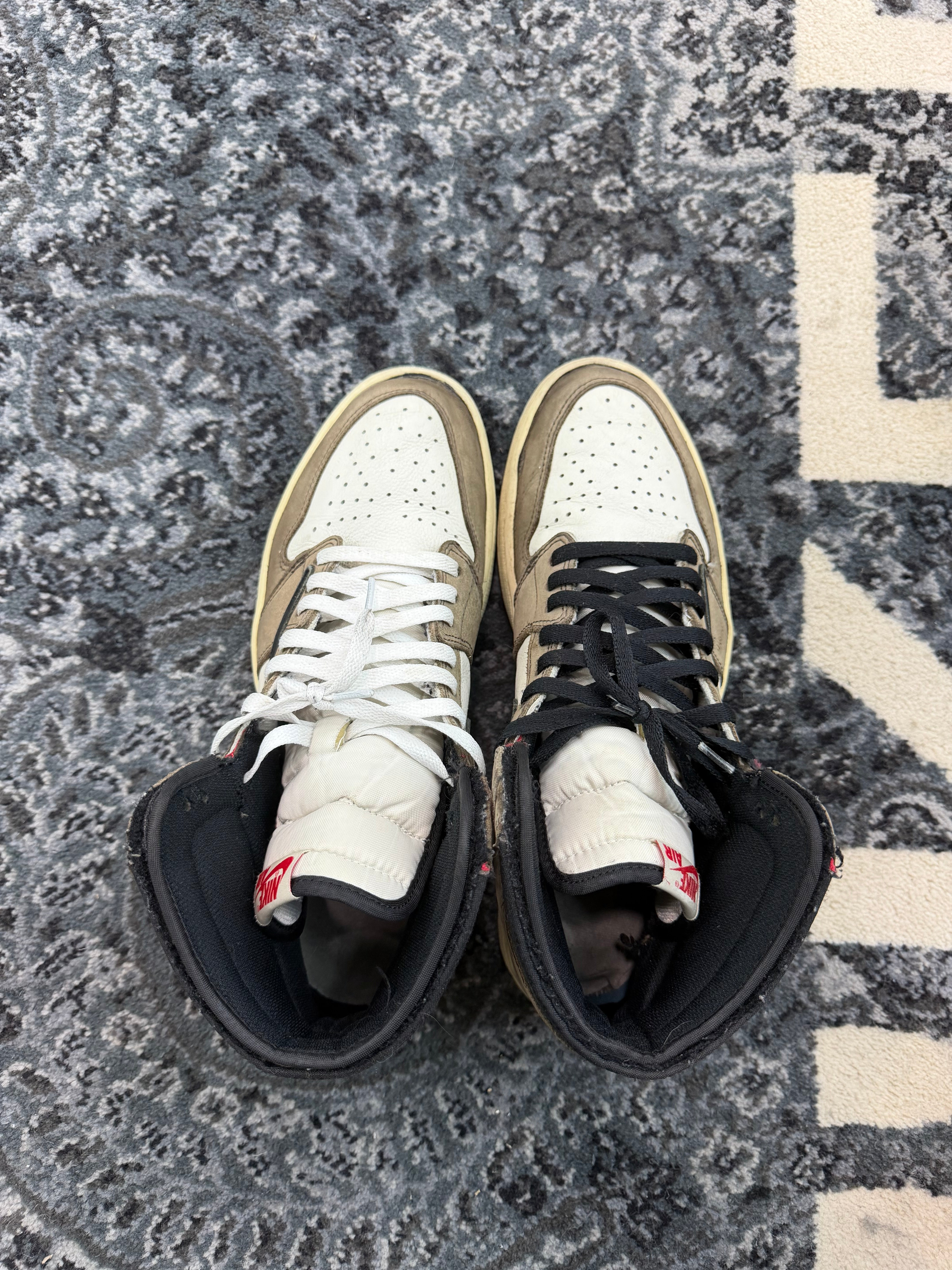 Jordan 1 High Travis Scott “Mocha”