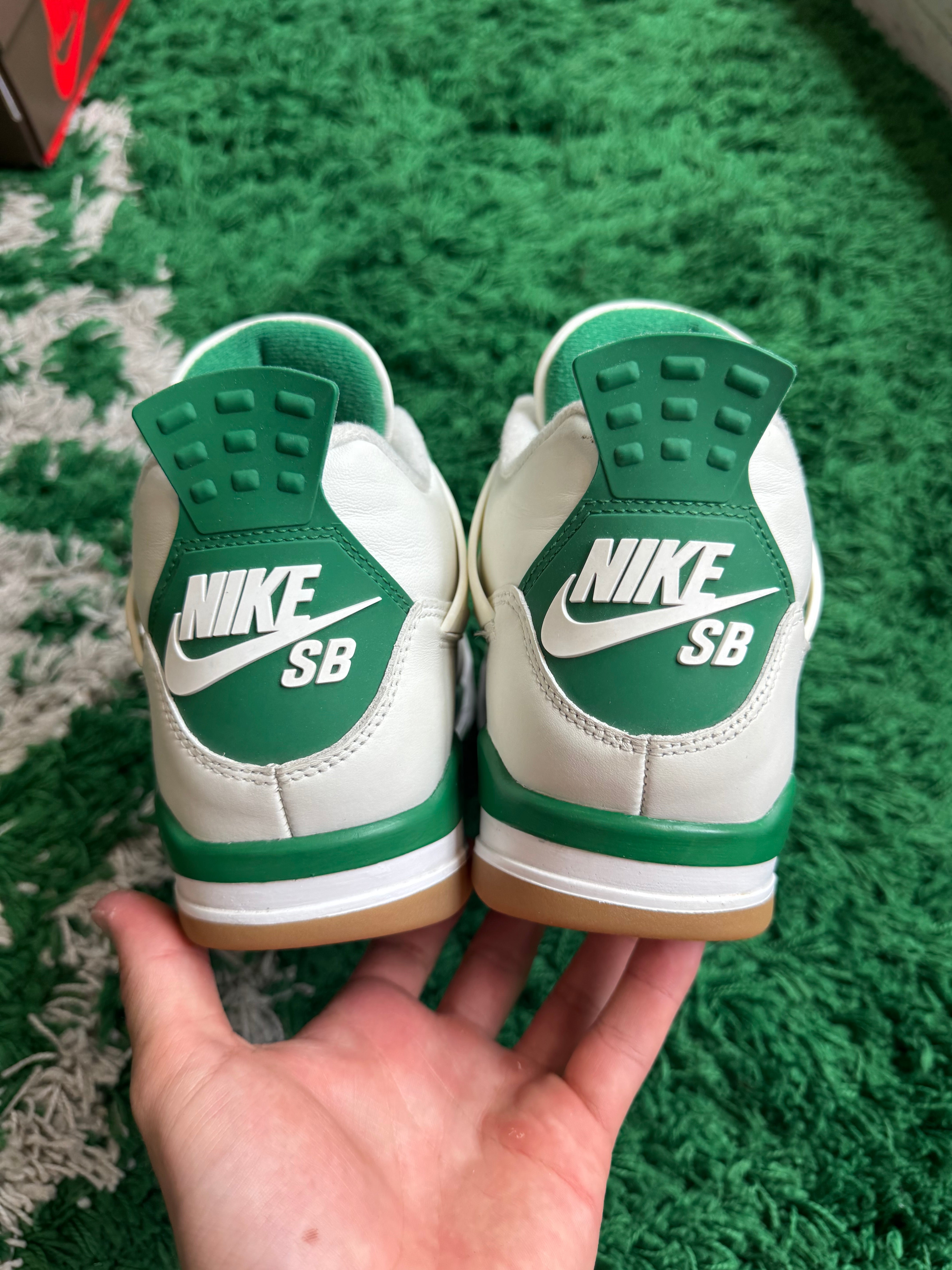 Jordan 4 SB “Pine Green”
