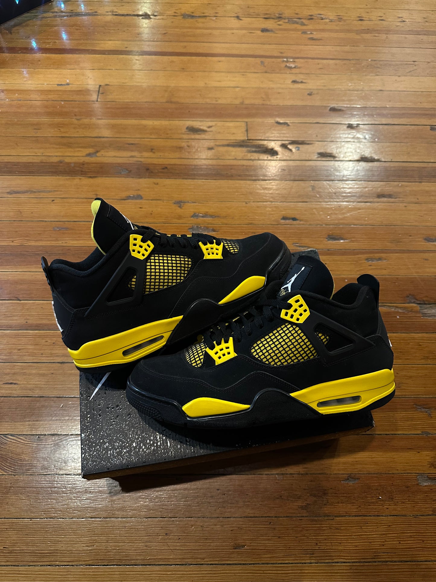 Jordan 4 “Thunder”