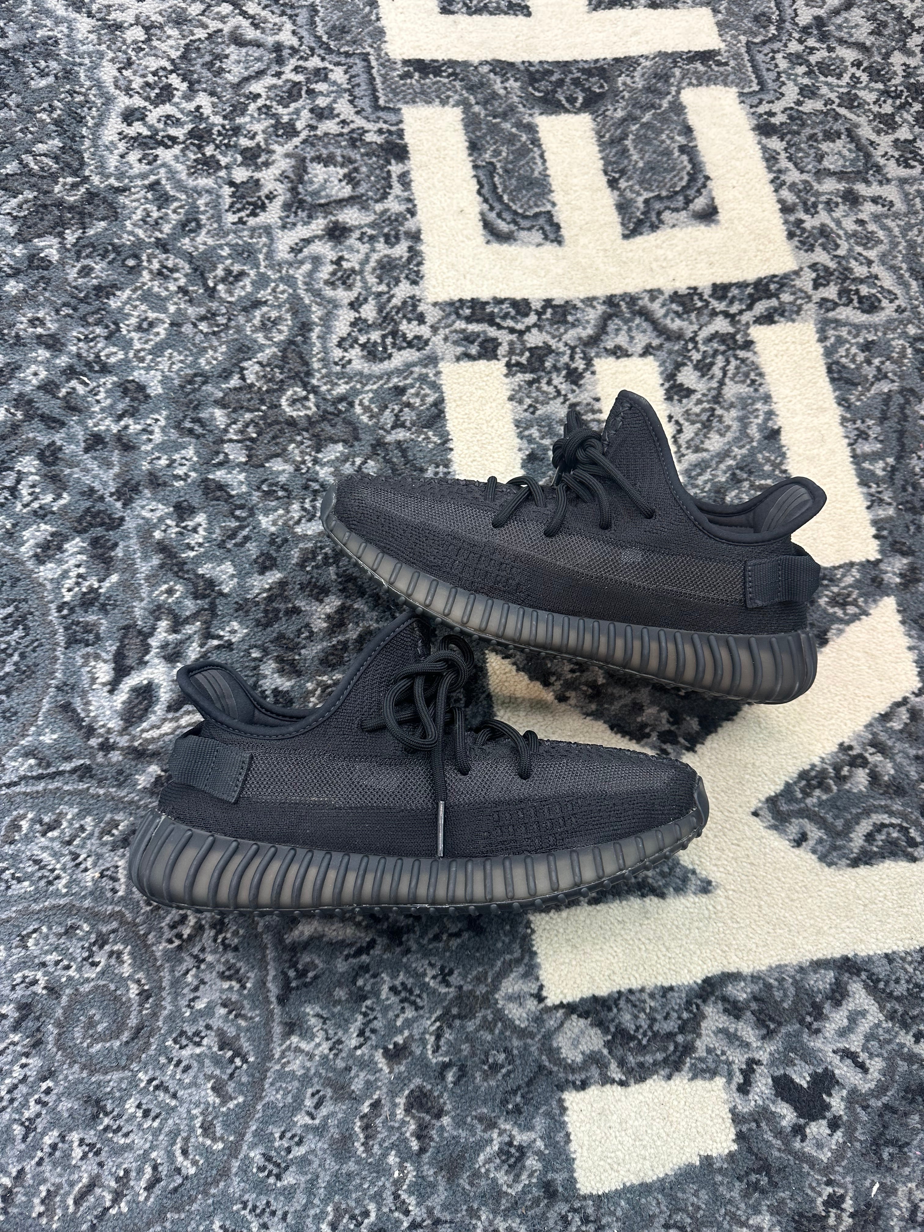 Yeezy 350 “Onyx”