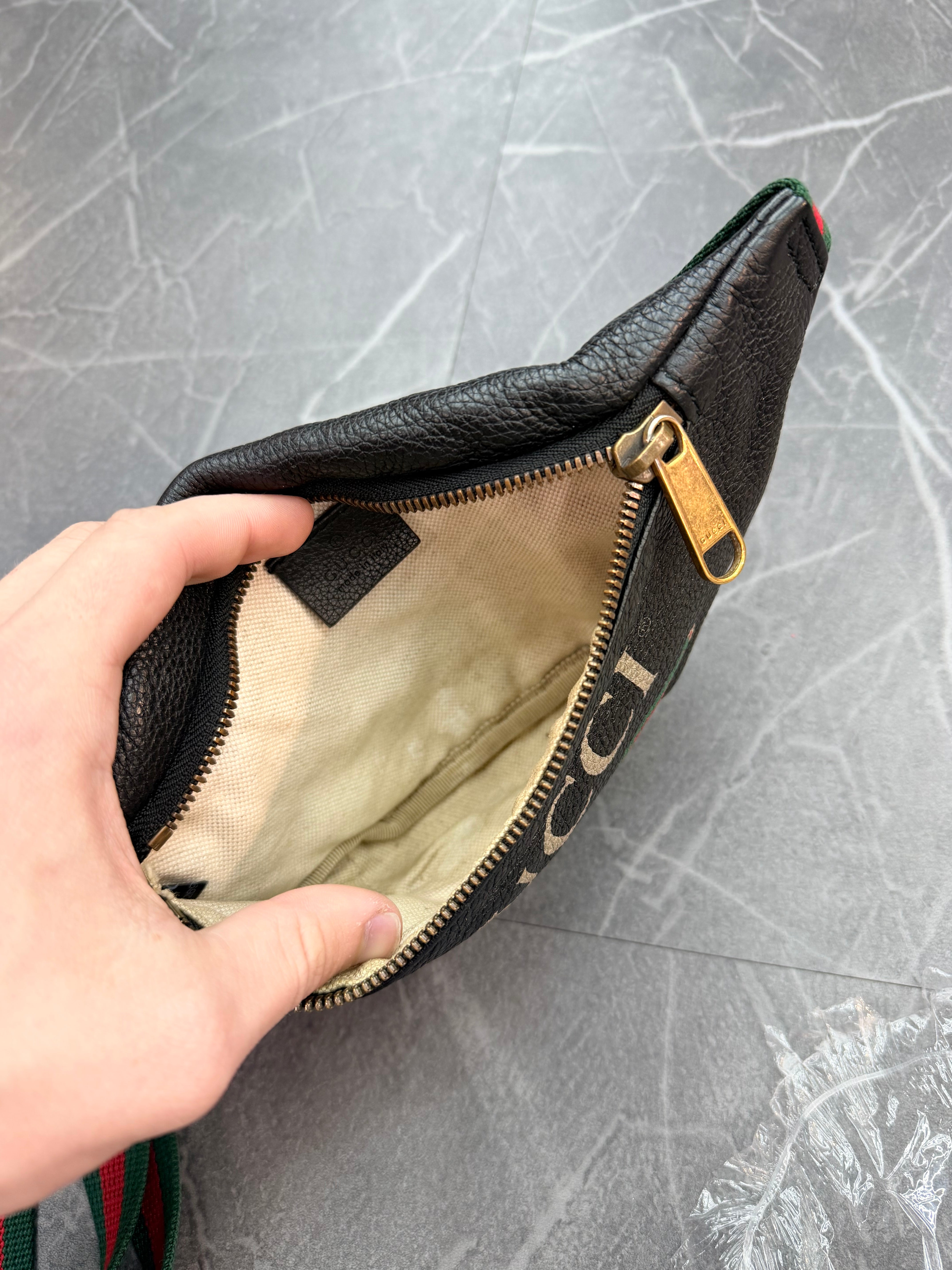 GUCCI Vintage Logo Belt Bag
