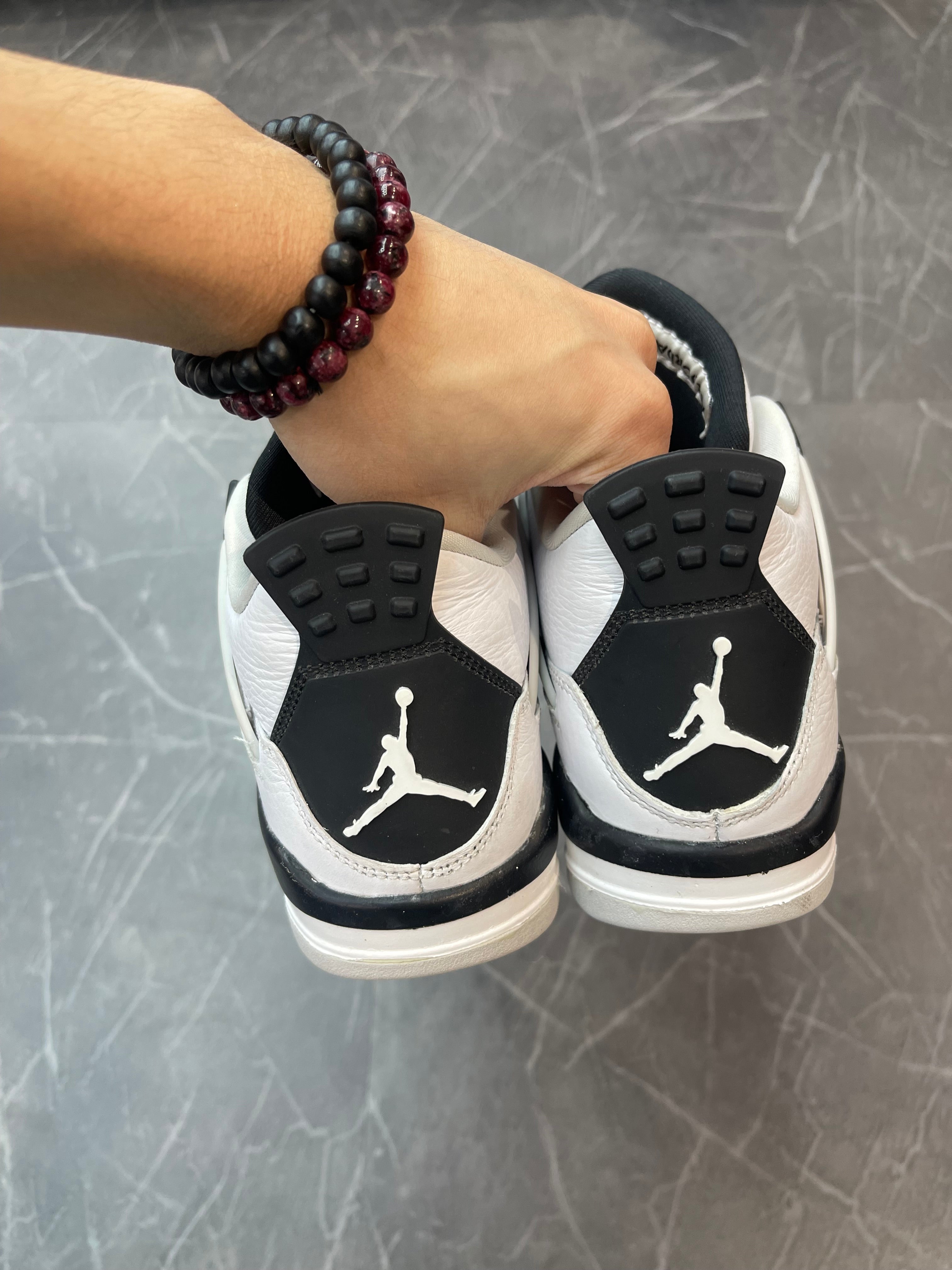 Jordan 4 “Military Black”
