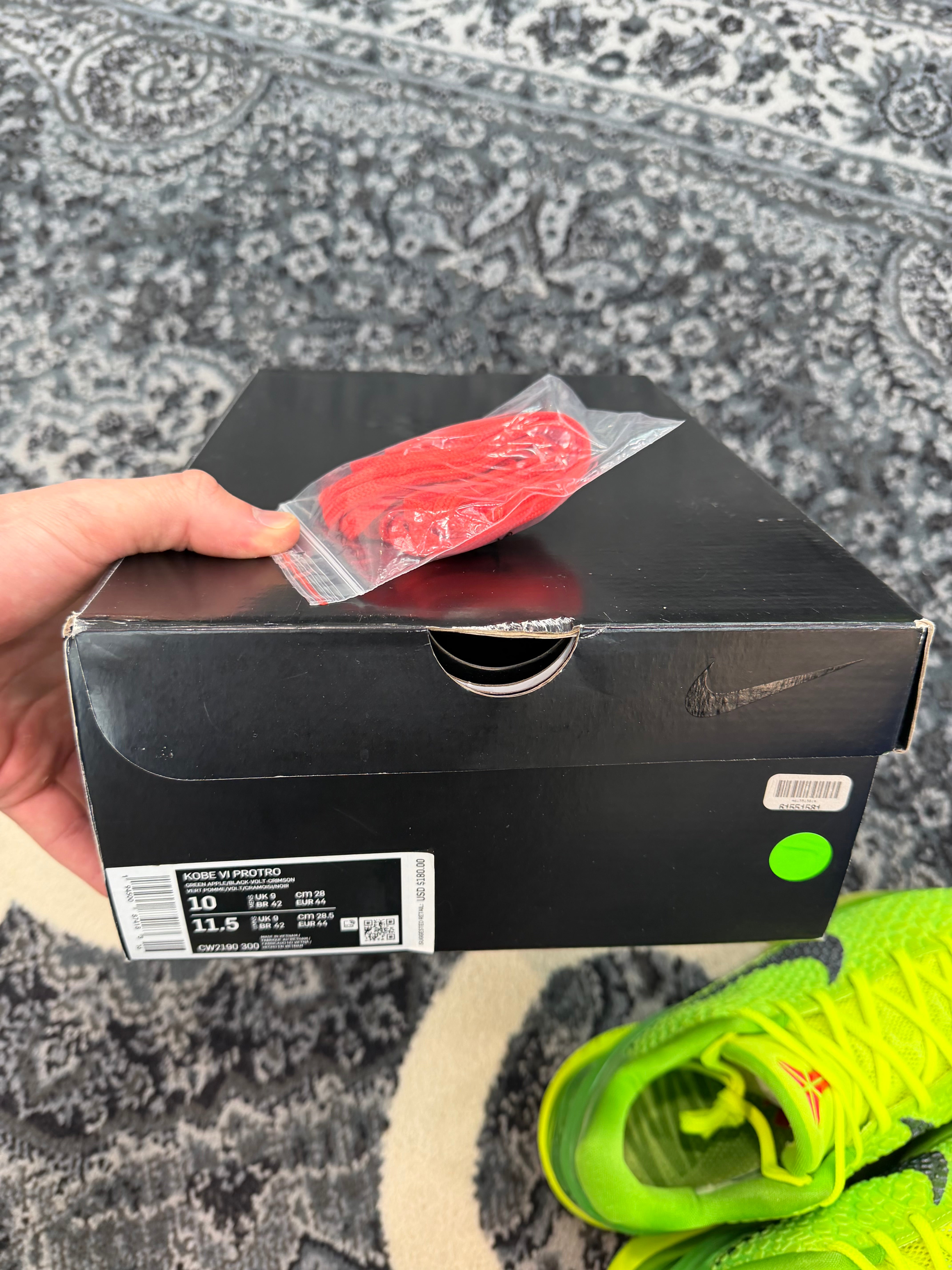 Kobe 6 Protro “Grinch”