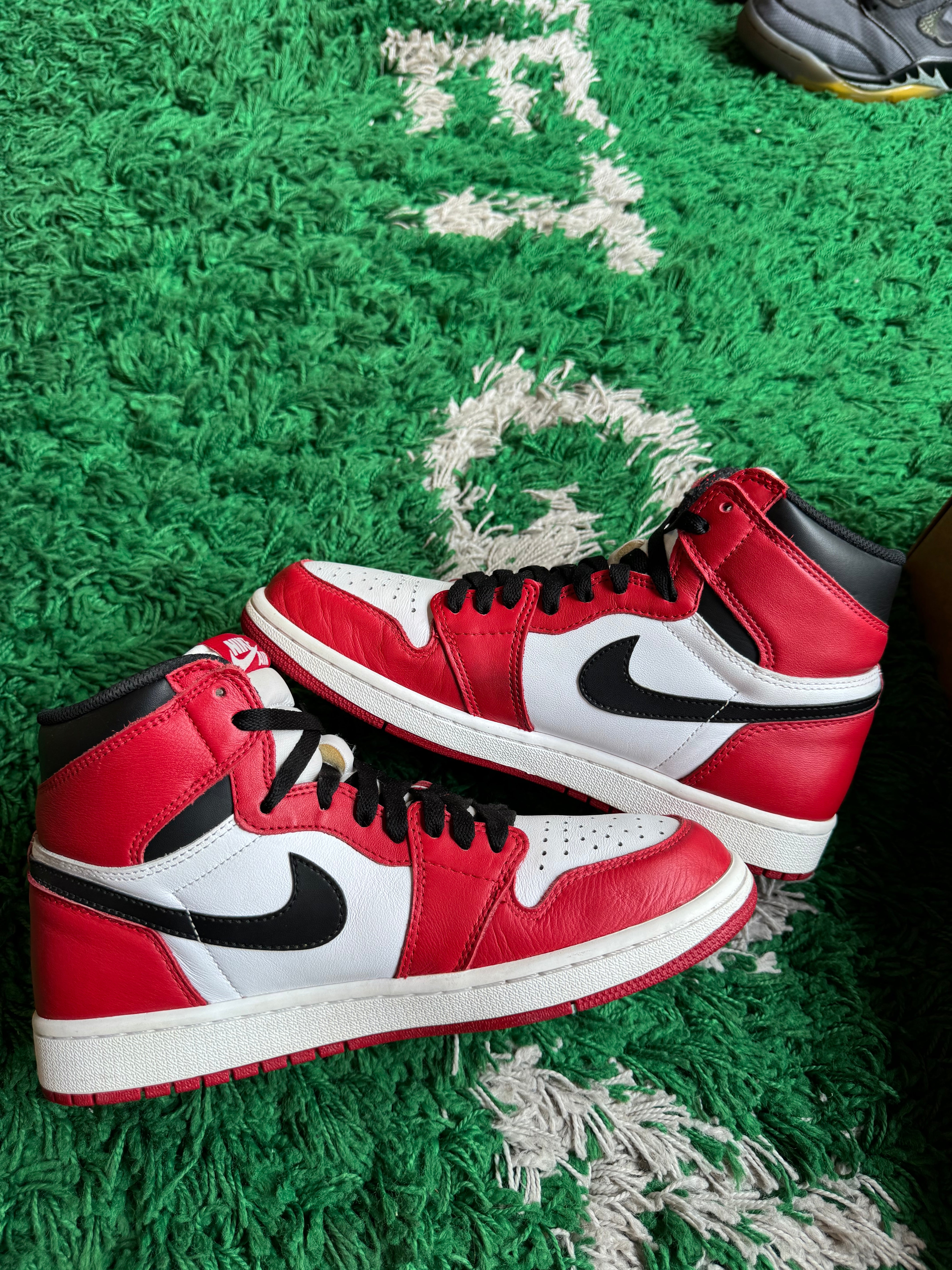 Jordan 1 High “Chicago” (2015)