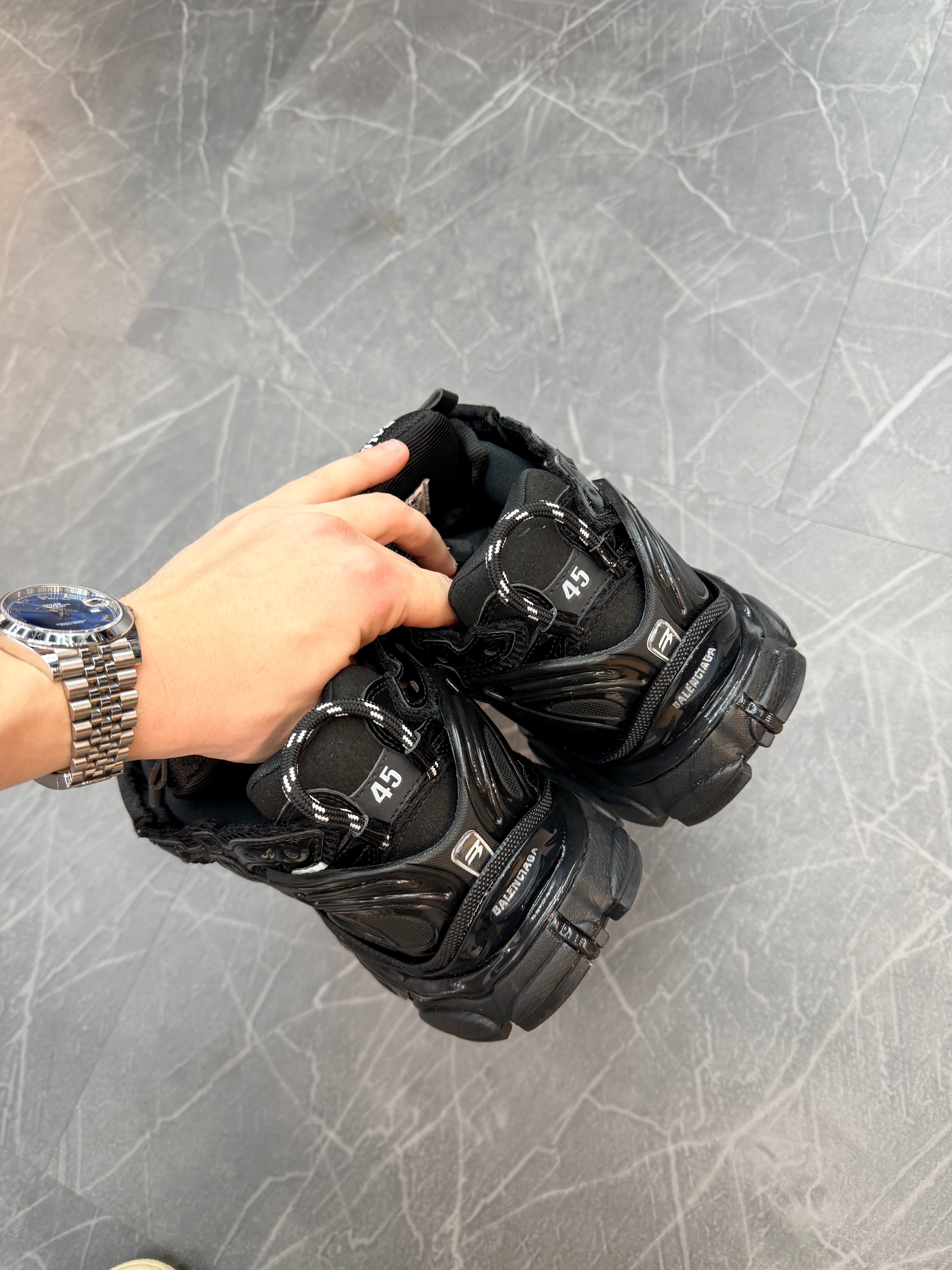 Balenciaga Runner “Black”