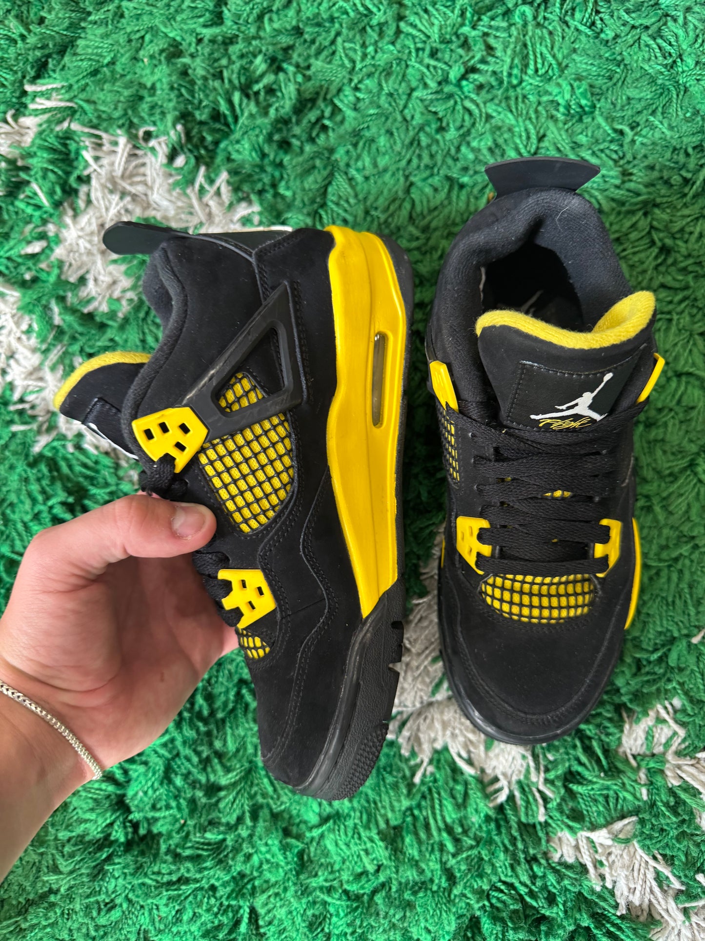 Jordan 4 “Thunder”