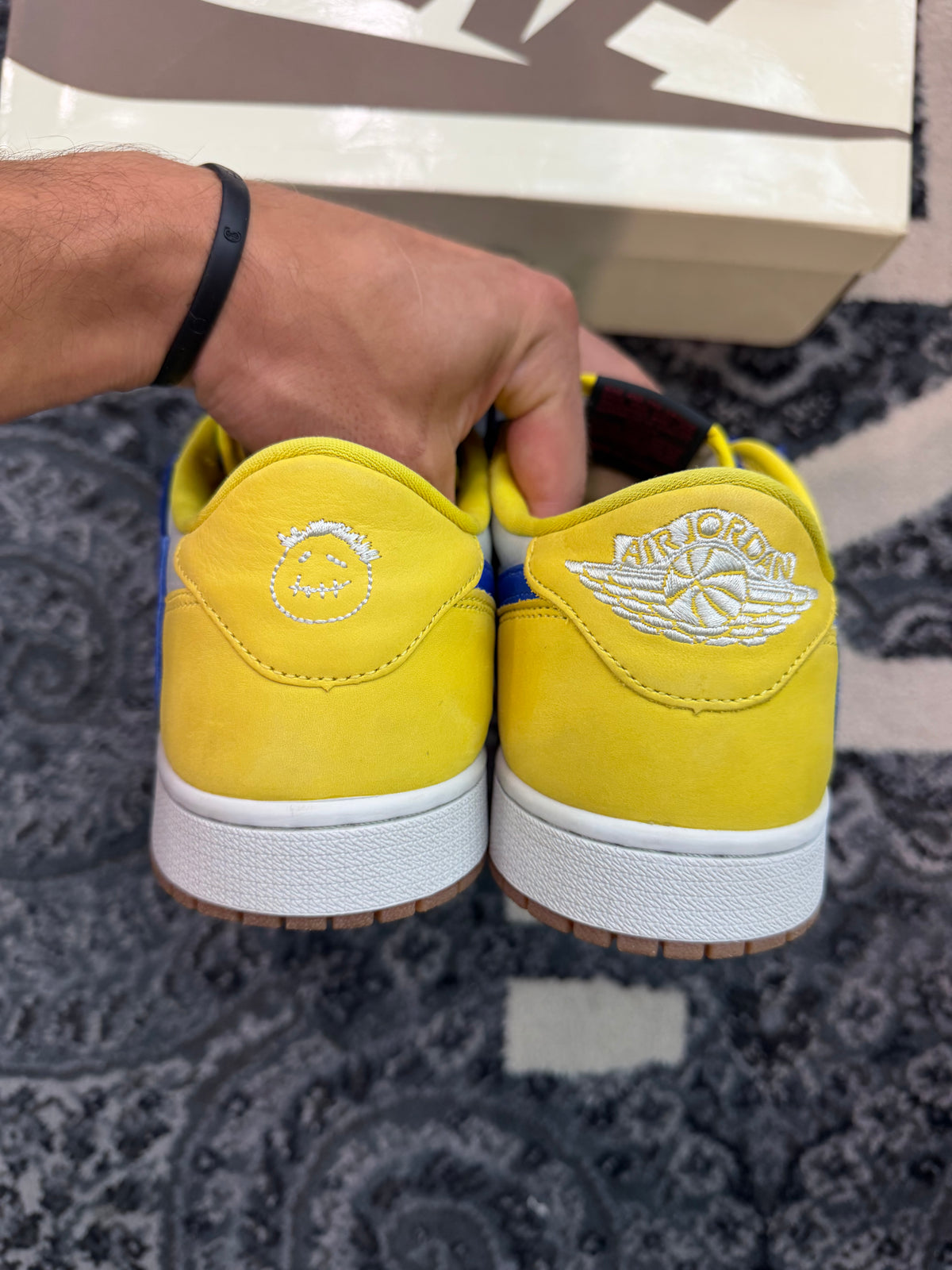 Jordan 1 Low Travis Scott “Canary”