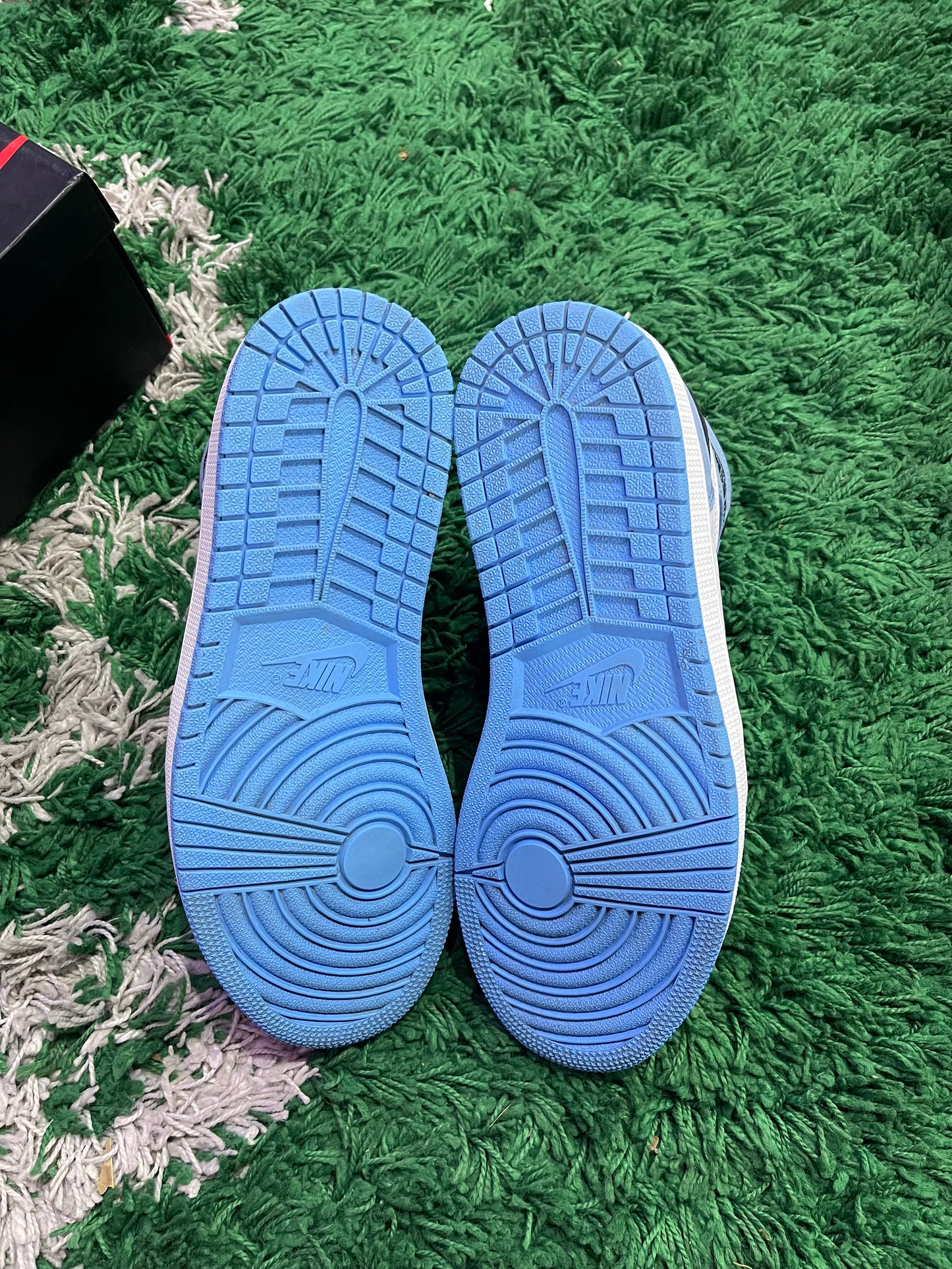 Jordan 1 High “University Blue”