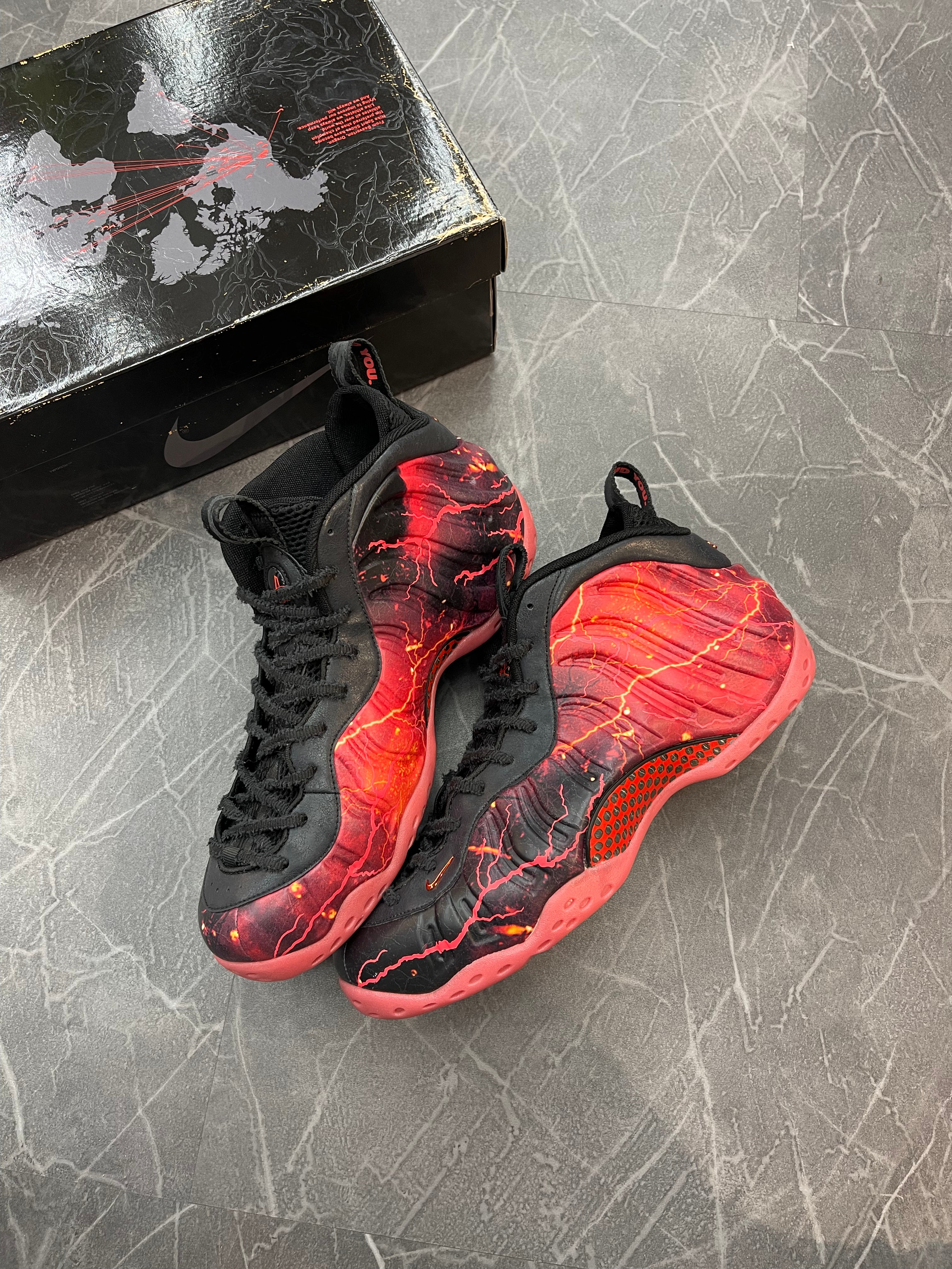 Nike Air Foamposite “Stranger Things”