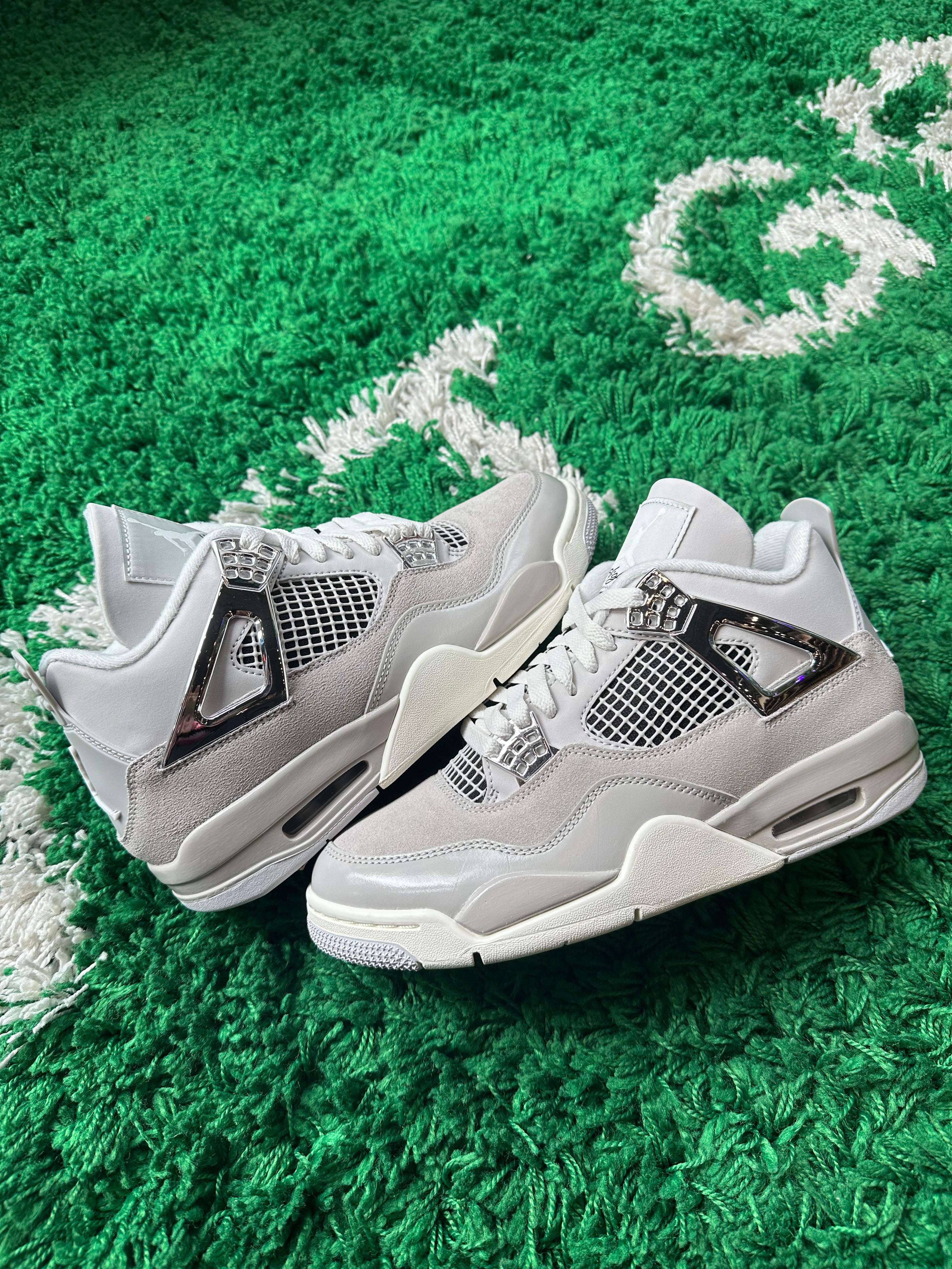 Jordan 4 “Frozen Moments”