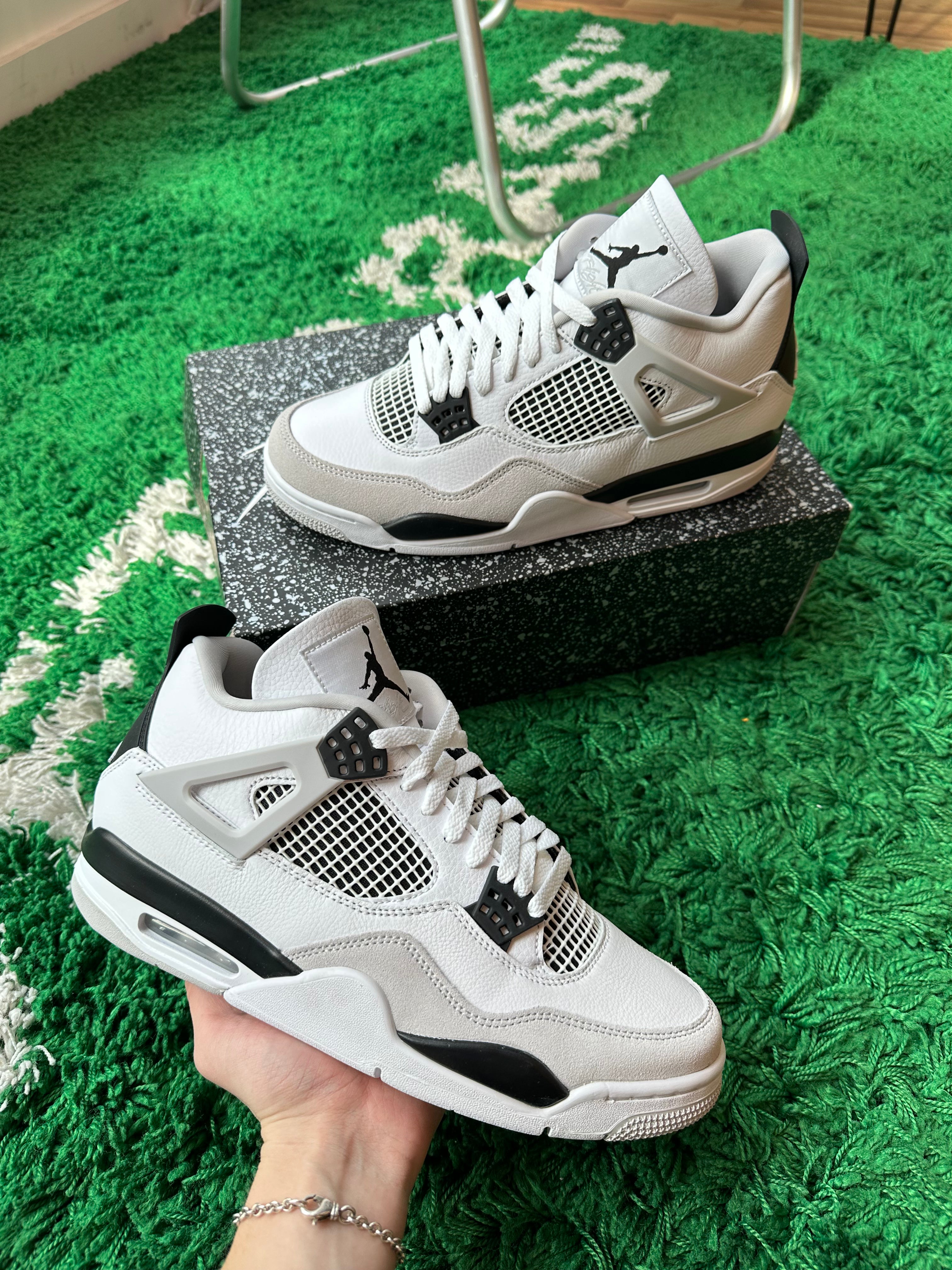 Jordan 4 “Military Black”