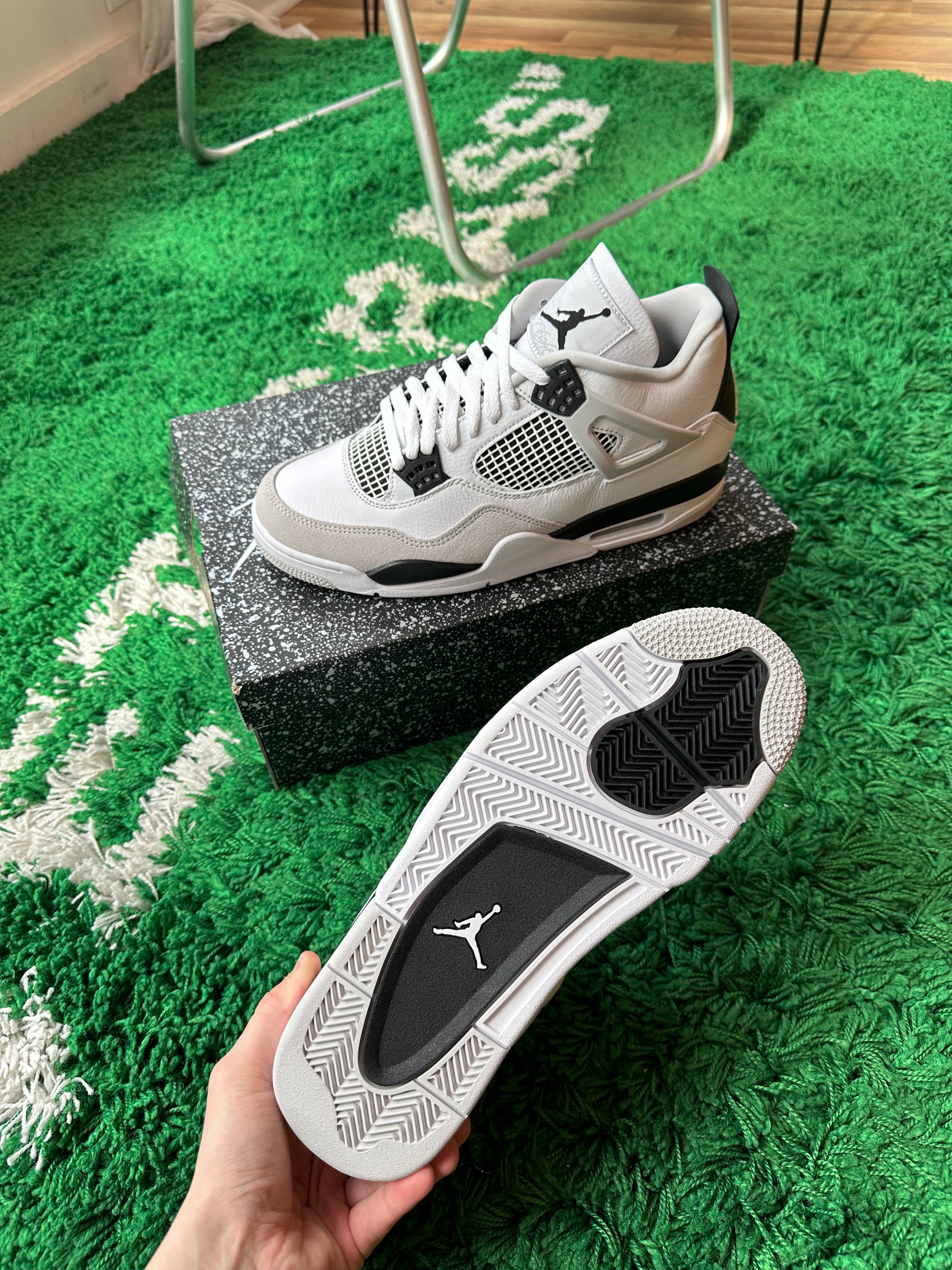 Jordan 4 “Military Black”