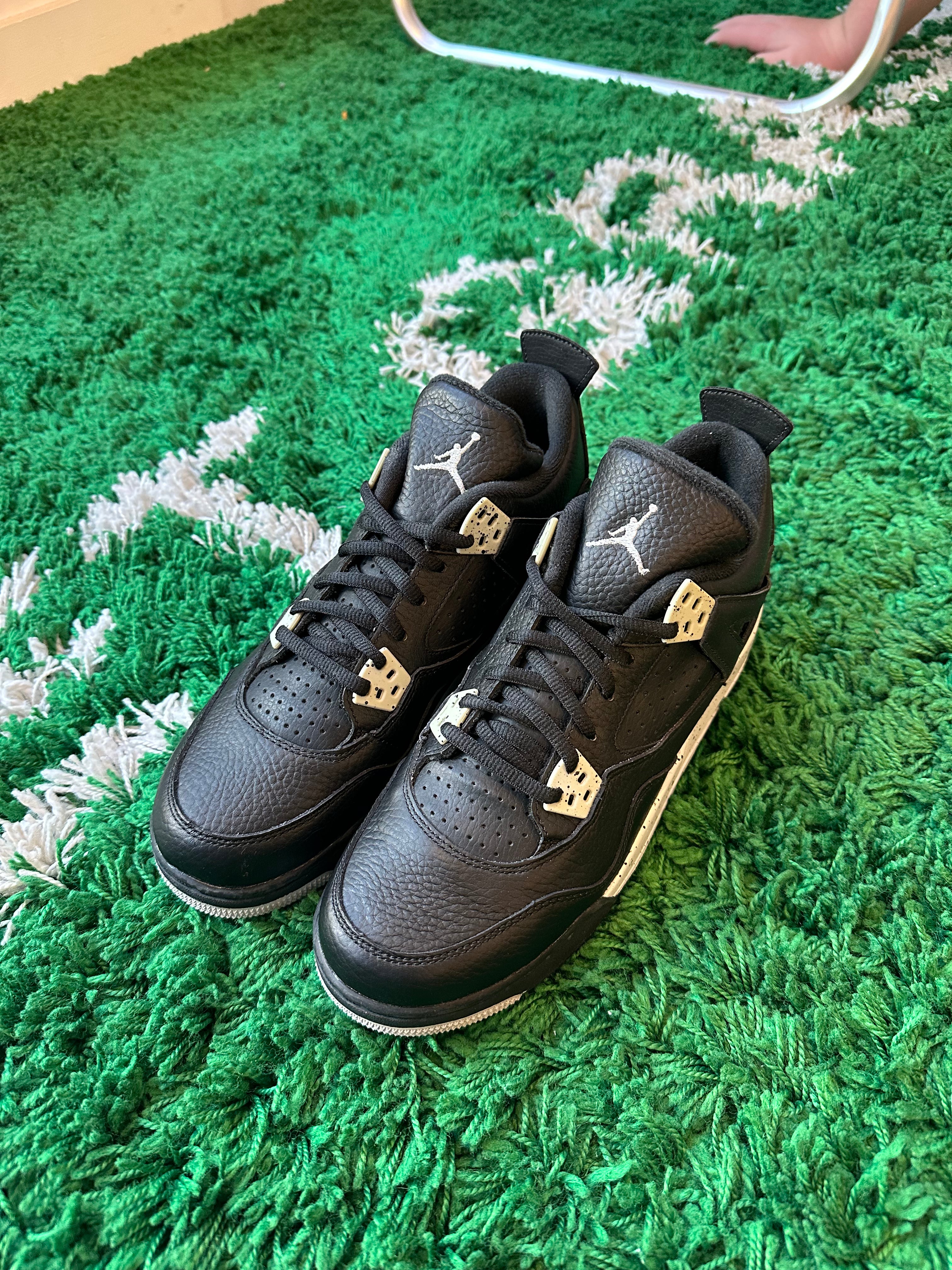 Jordan 4 “Oreo” (2015)