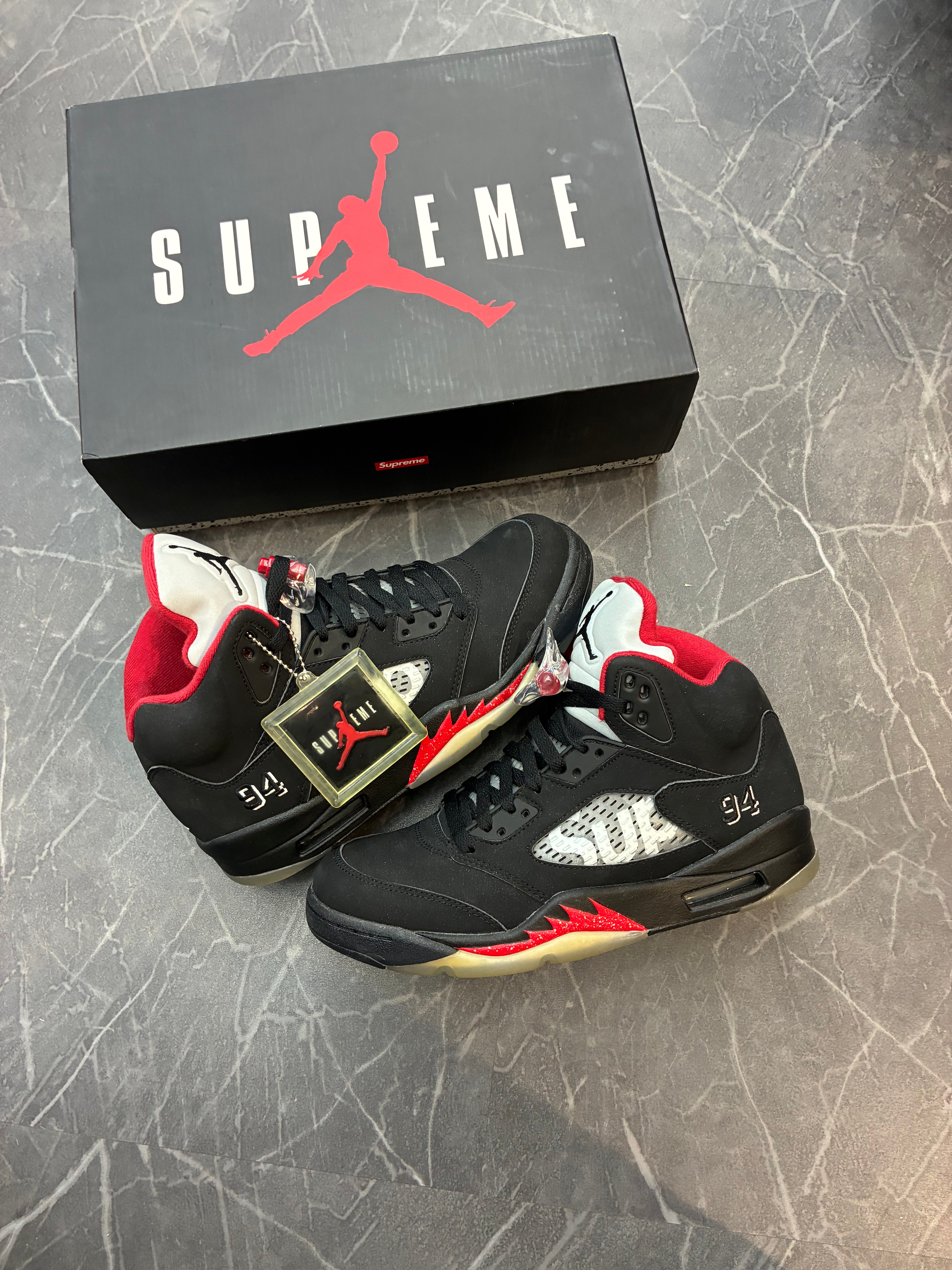 Jordan 5 x Supreme “Black”